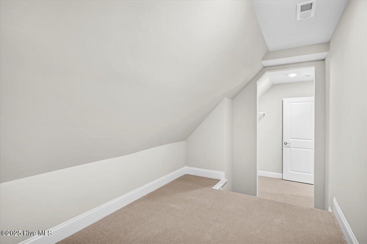 100505838 | Photo 60