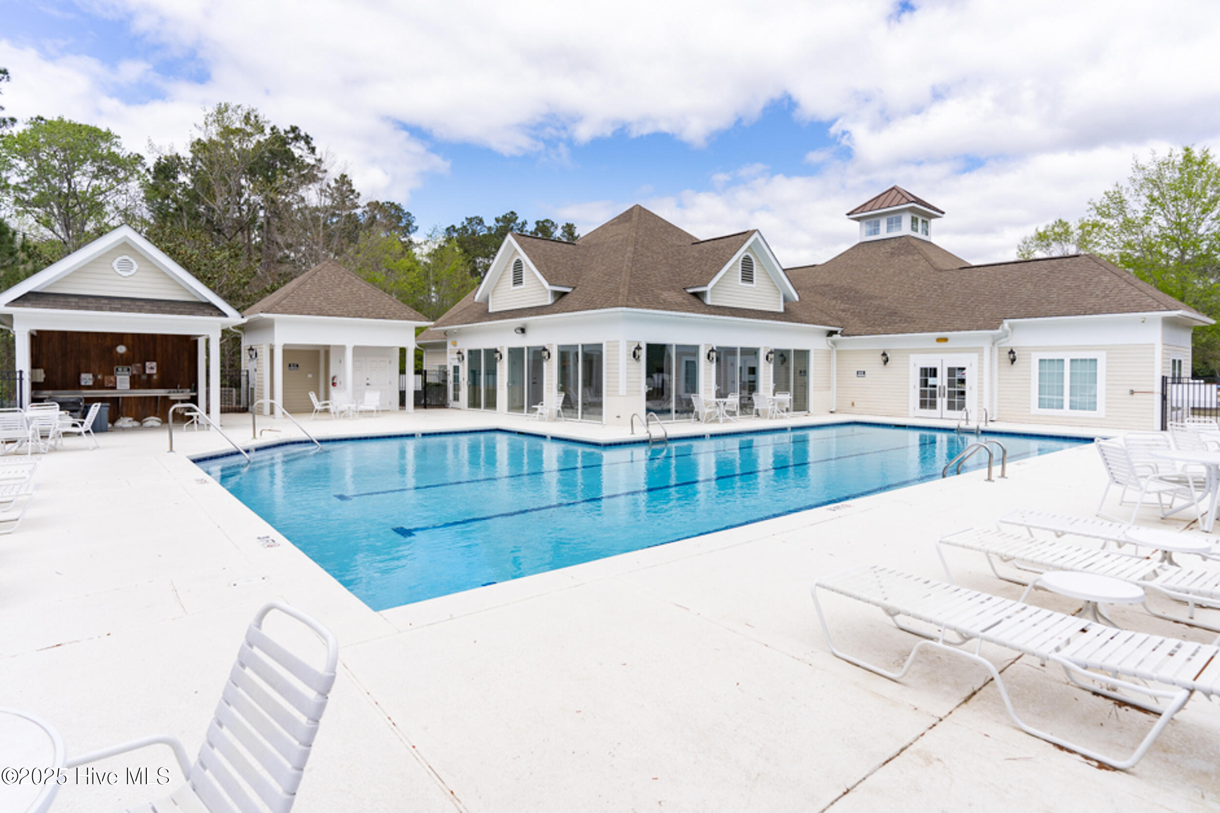 100527570 | Photo 37