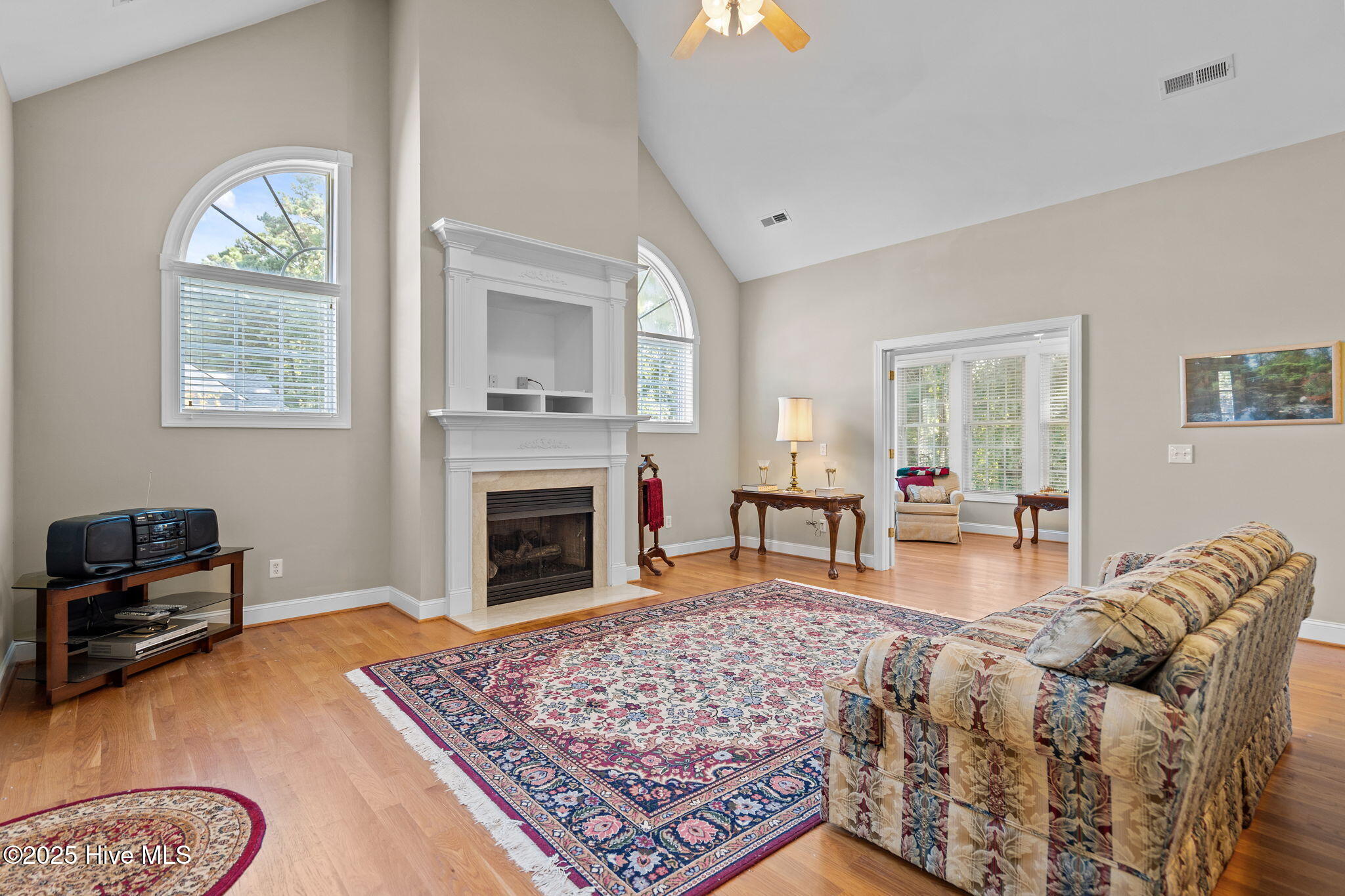 100532156 | Photo 10