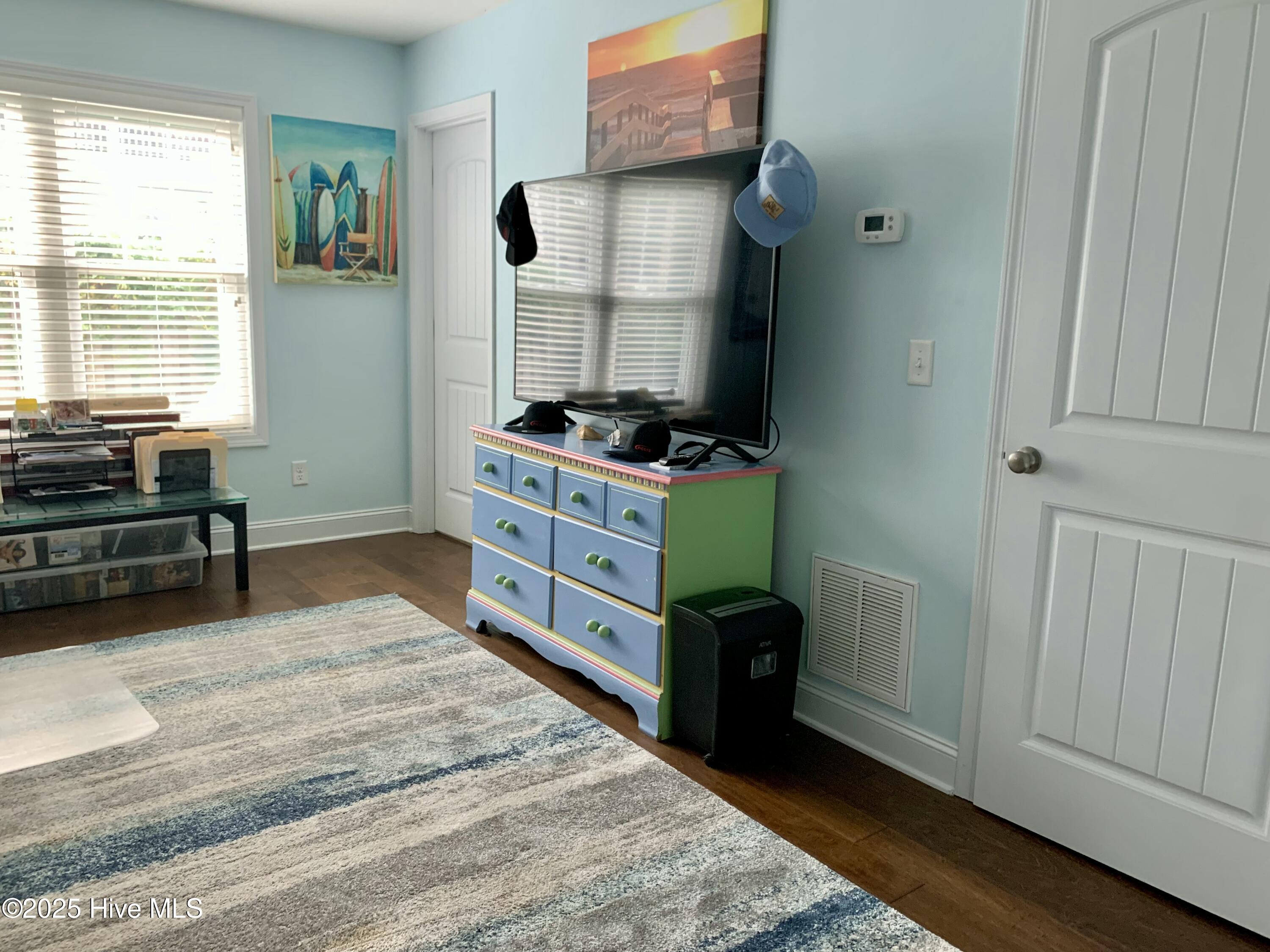 100536015 | Photo 52