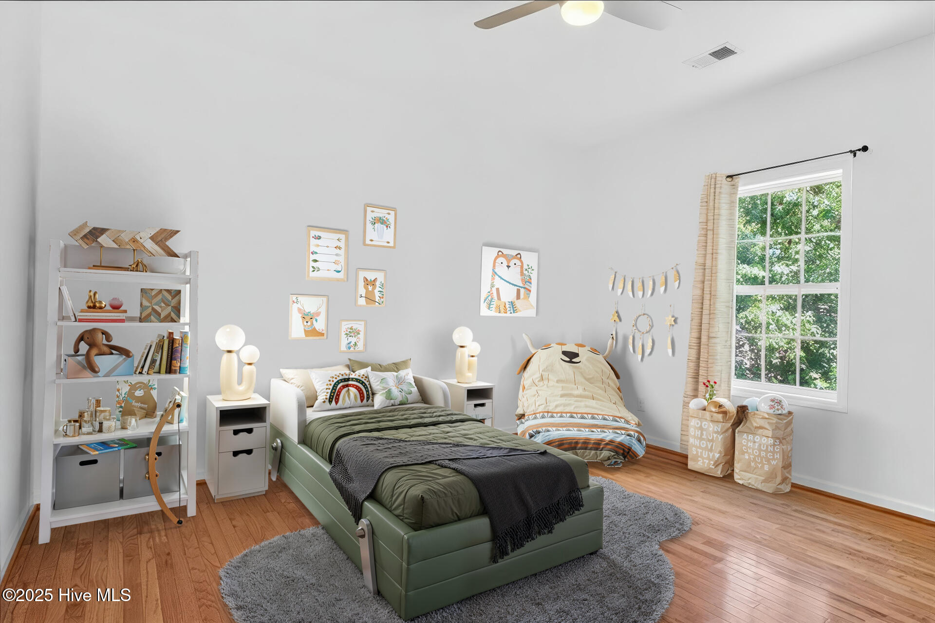 100523832 | Photo 71