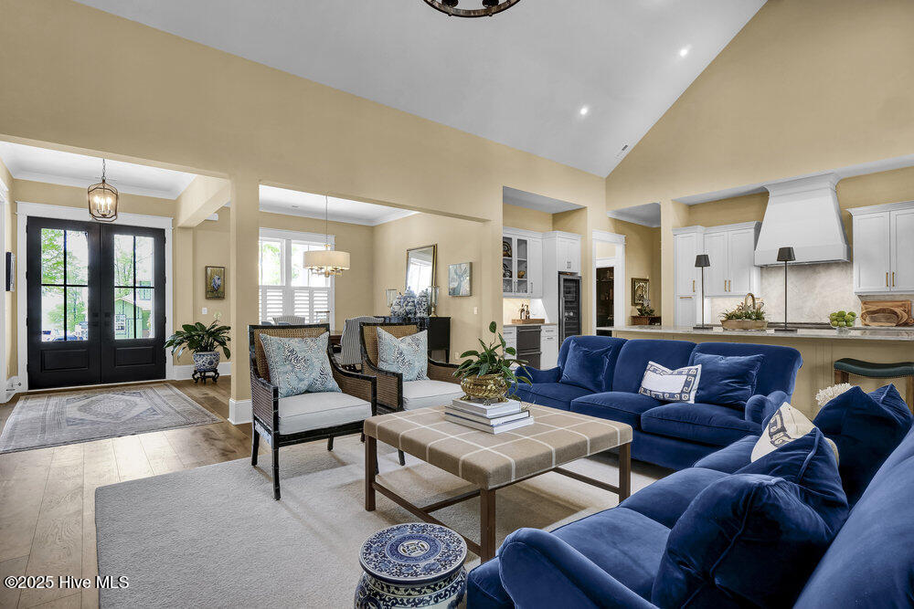 100534393 | Photo 12