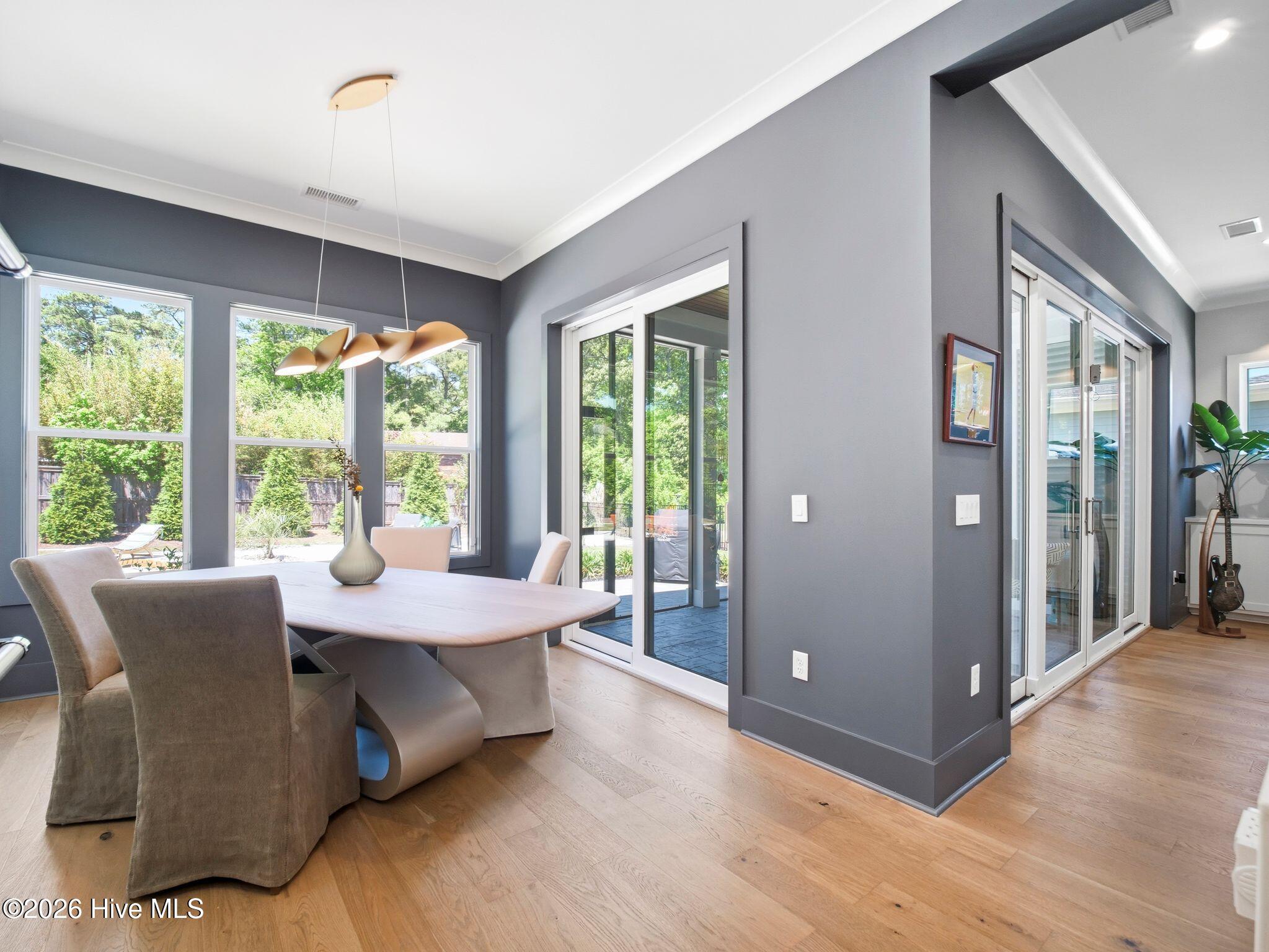 100569019 | Photo 24