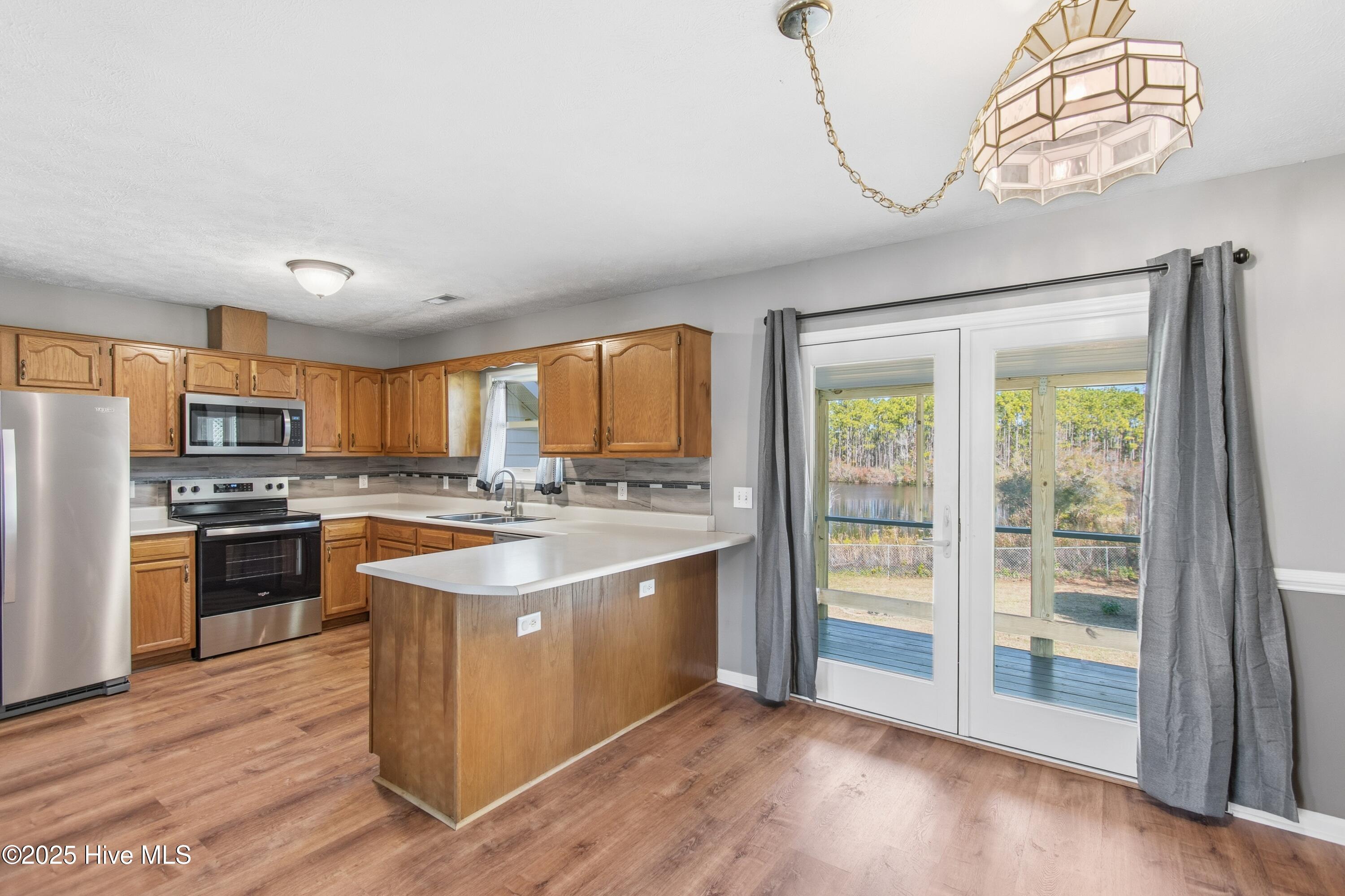 100546463 | Photo 19