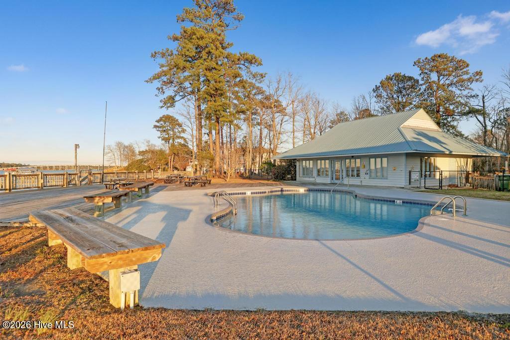 100564951 | Photo 65