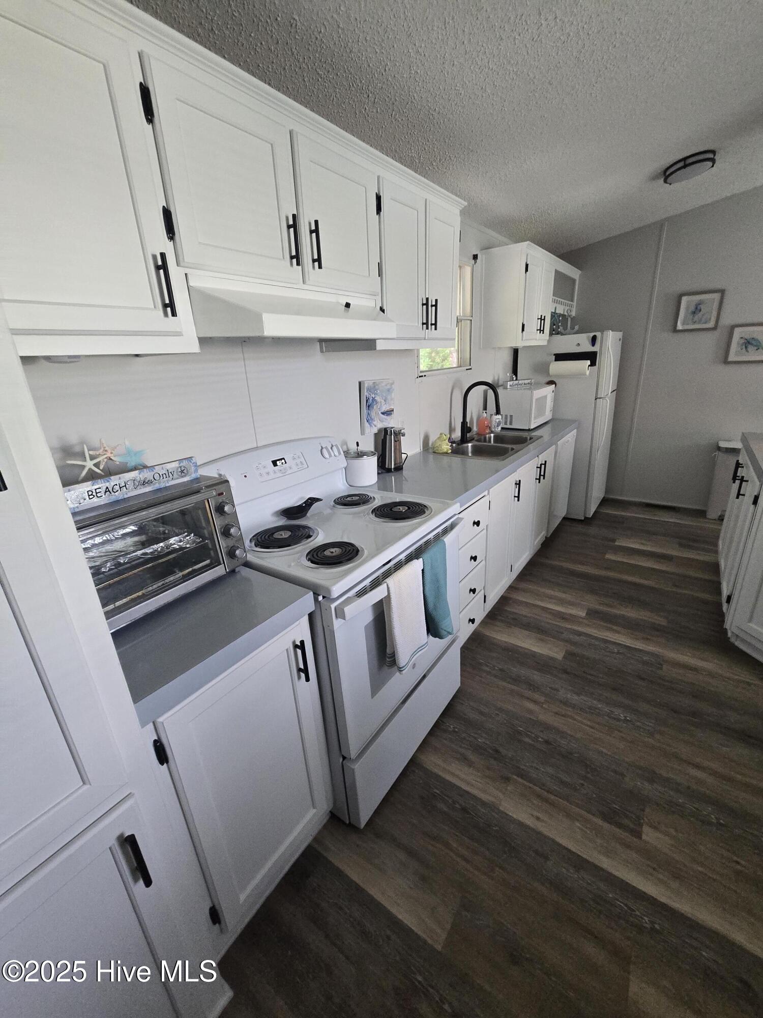 100510257 | Photo 12