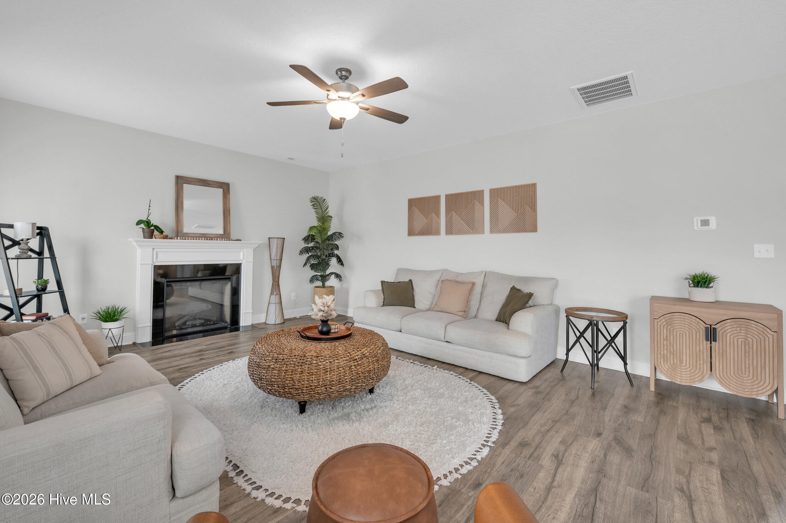 100547257 | Photo 11