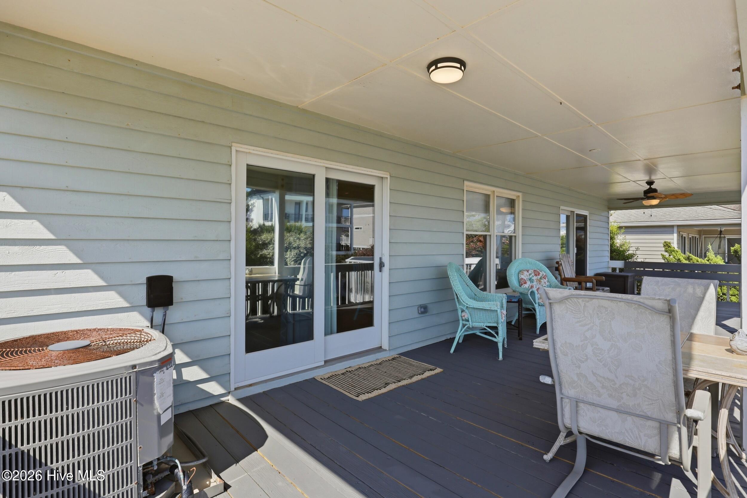 100565033 | Photo 19