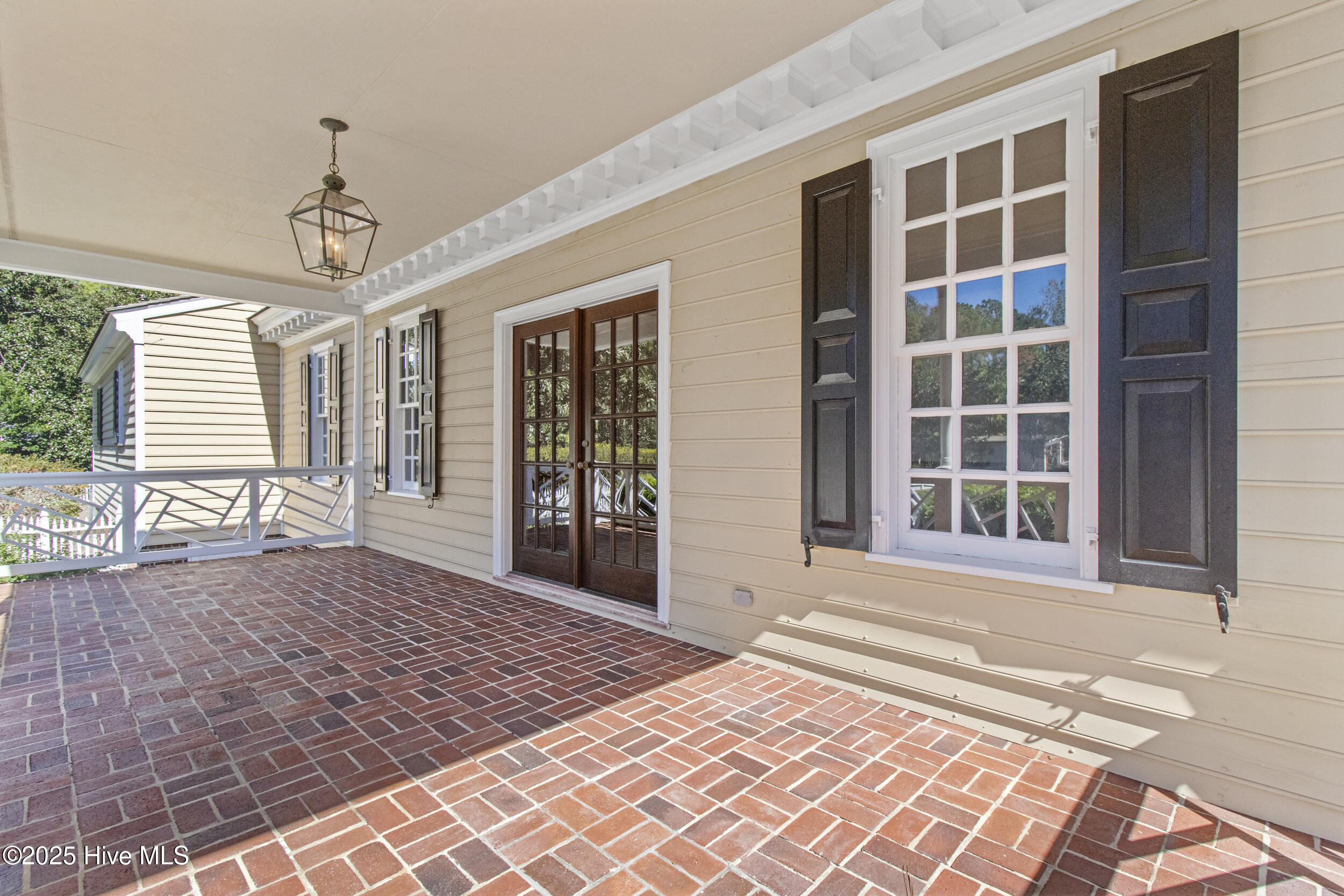 100537664 | Photo 71