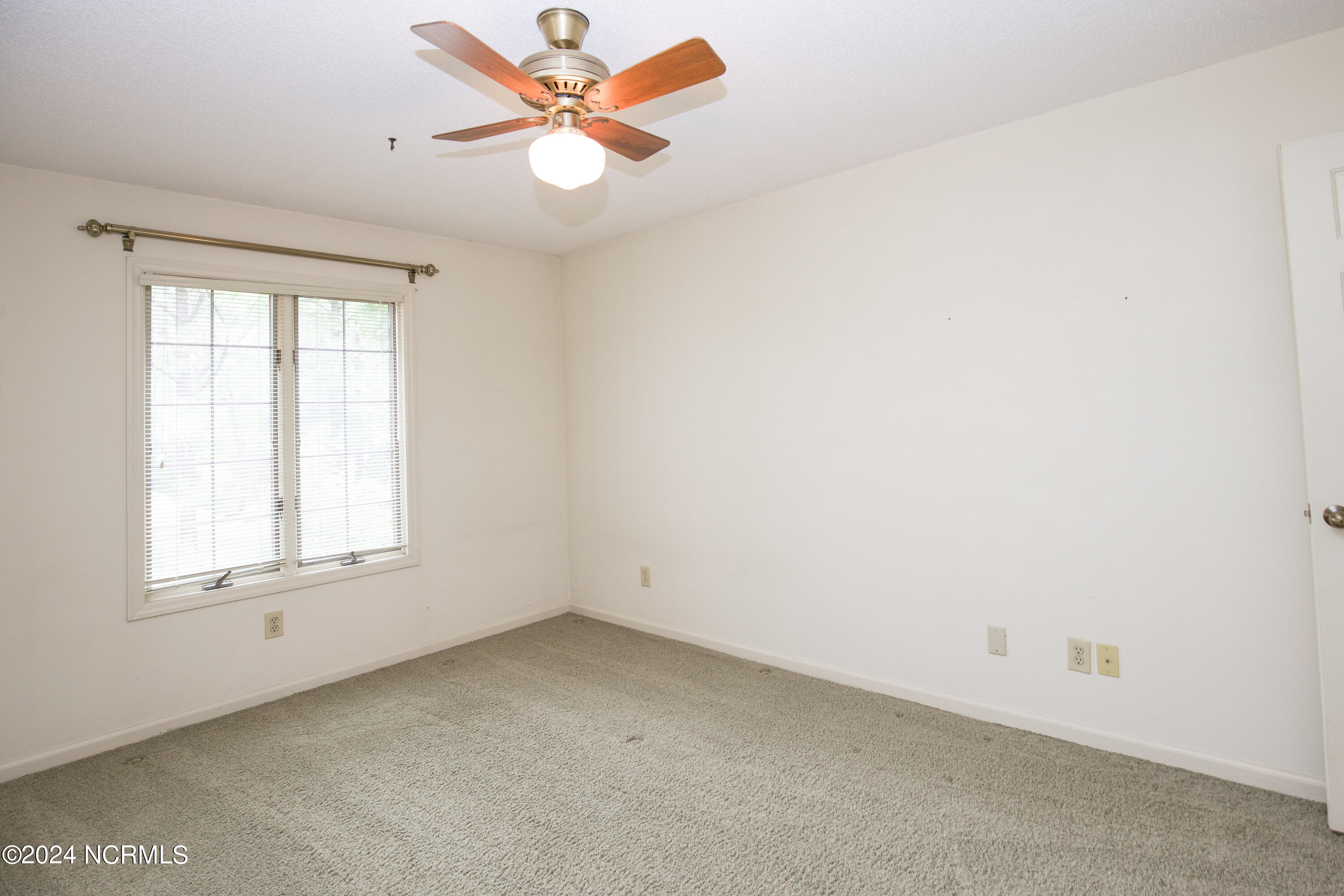 620 Diamondhead Dr S-48