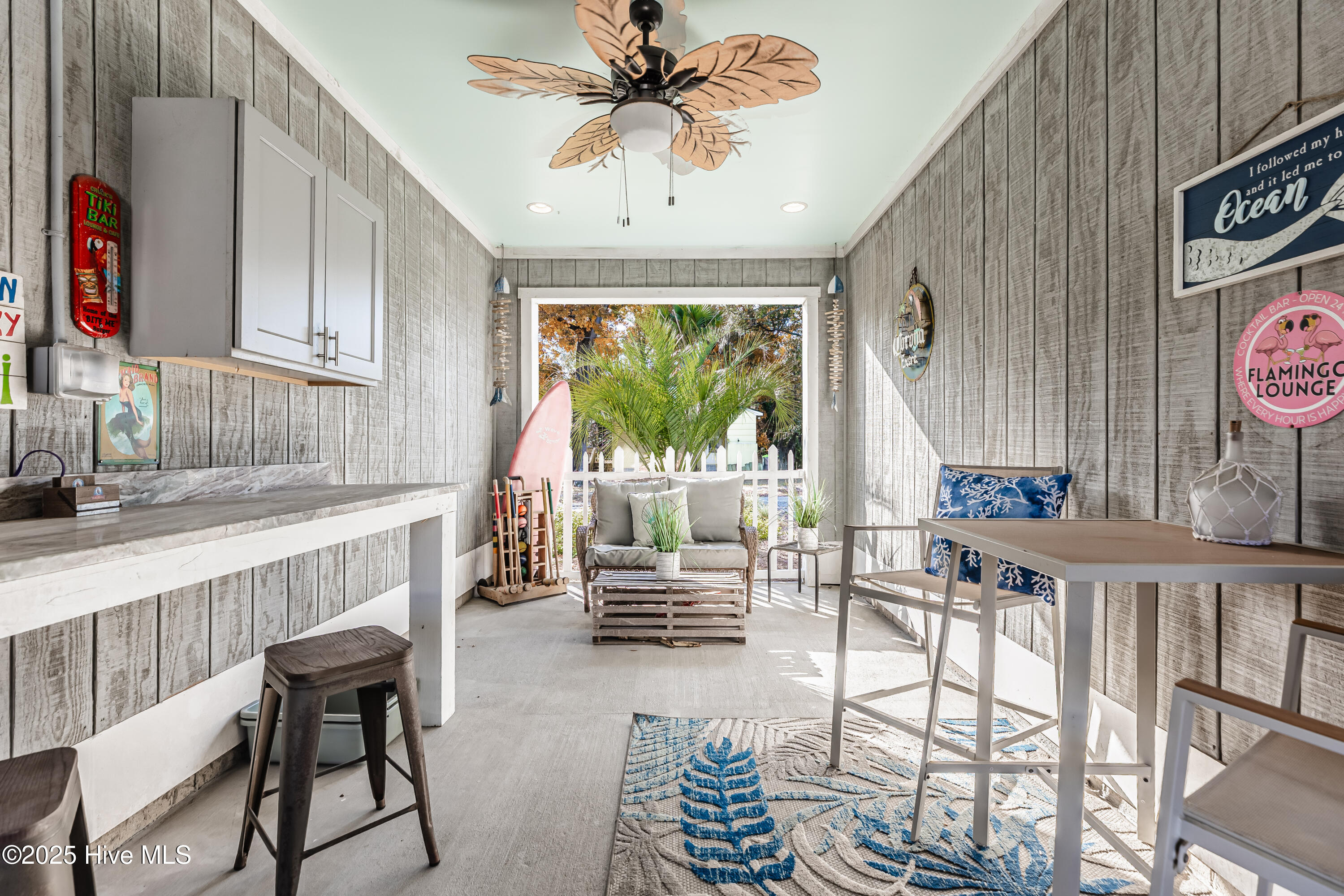 100542603 | Photo 42