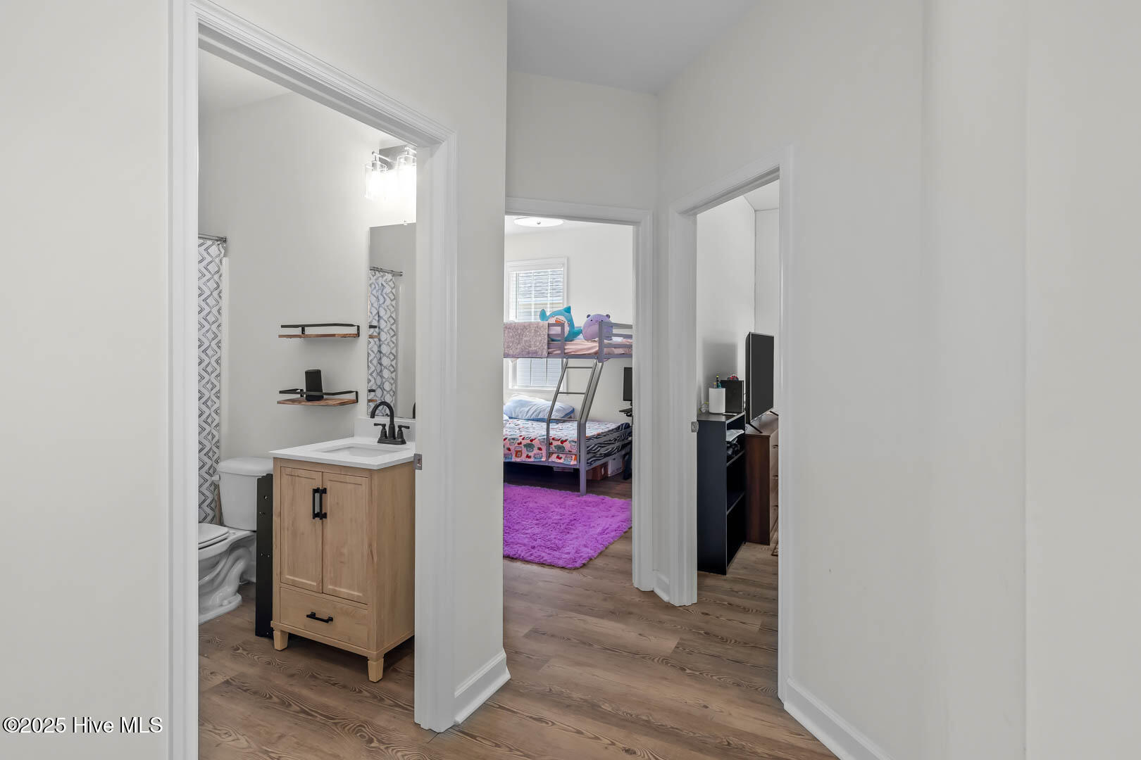 100516062 | Photo 45