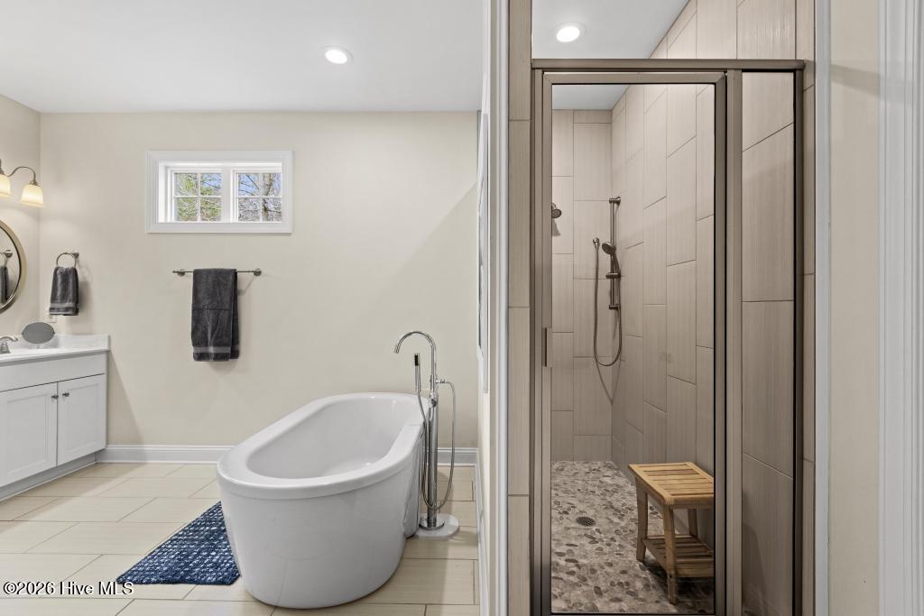 100558511 | Photo 17