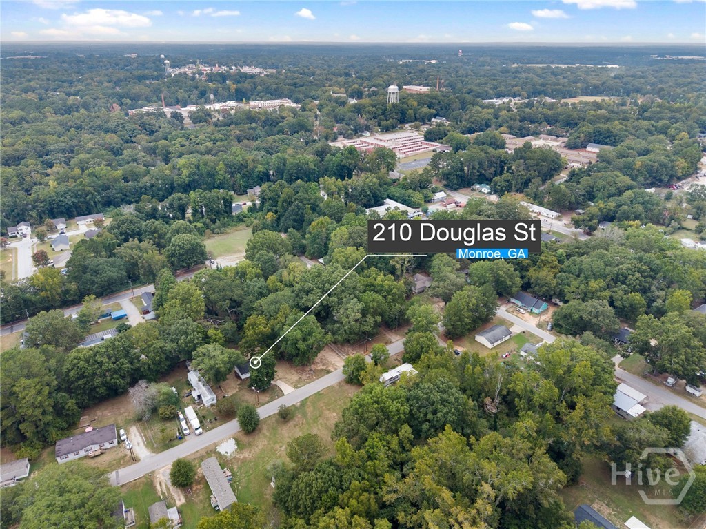 Photo 2 of Single family home for sale at 210 Douglas St, Monroe, GA 30655 | MLS# CL366195 | Listing updated on 2026-10-09
