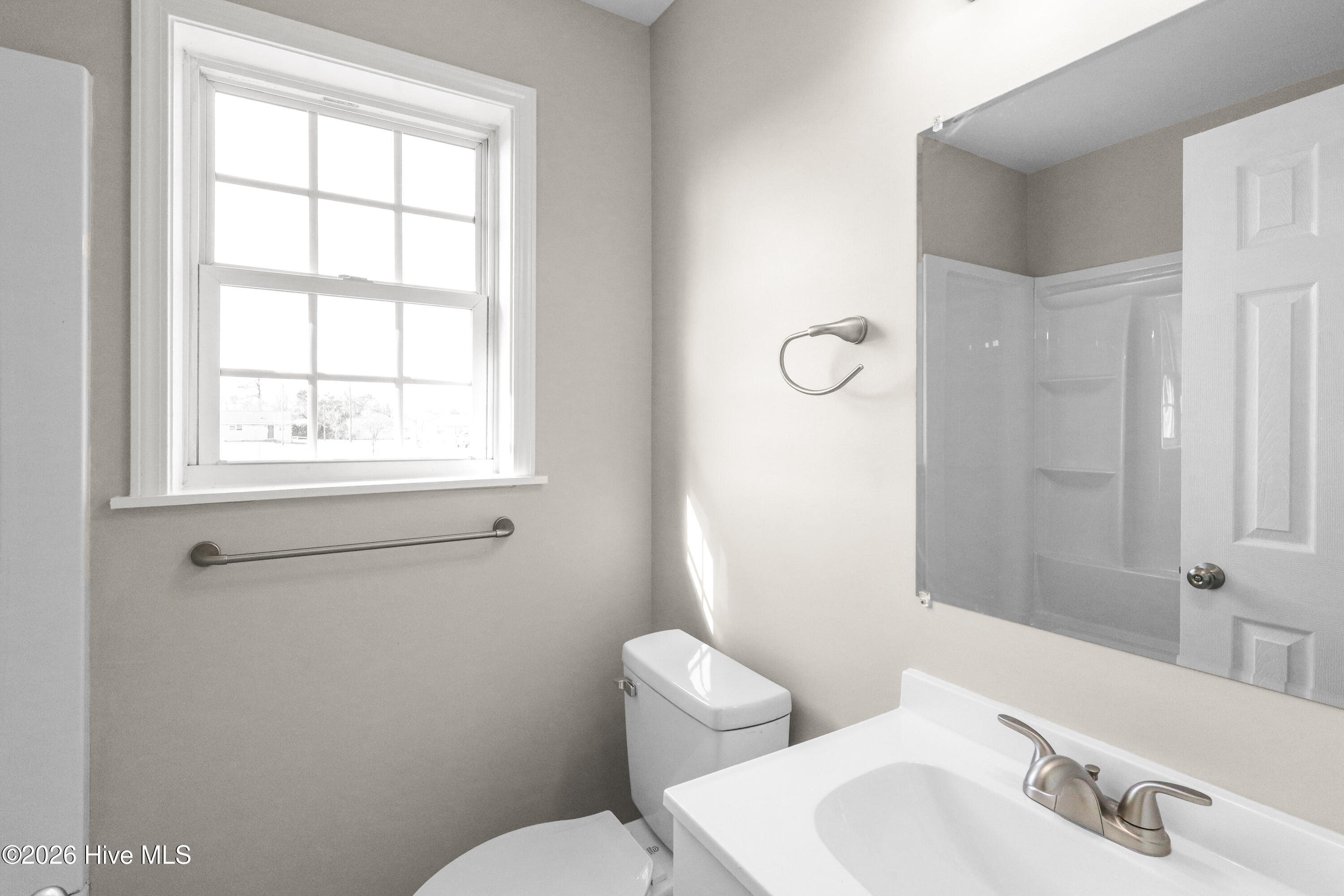 100563835 | Photo 12