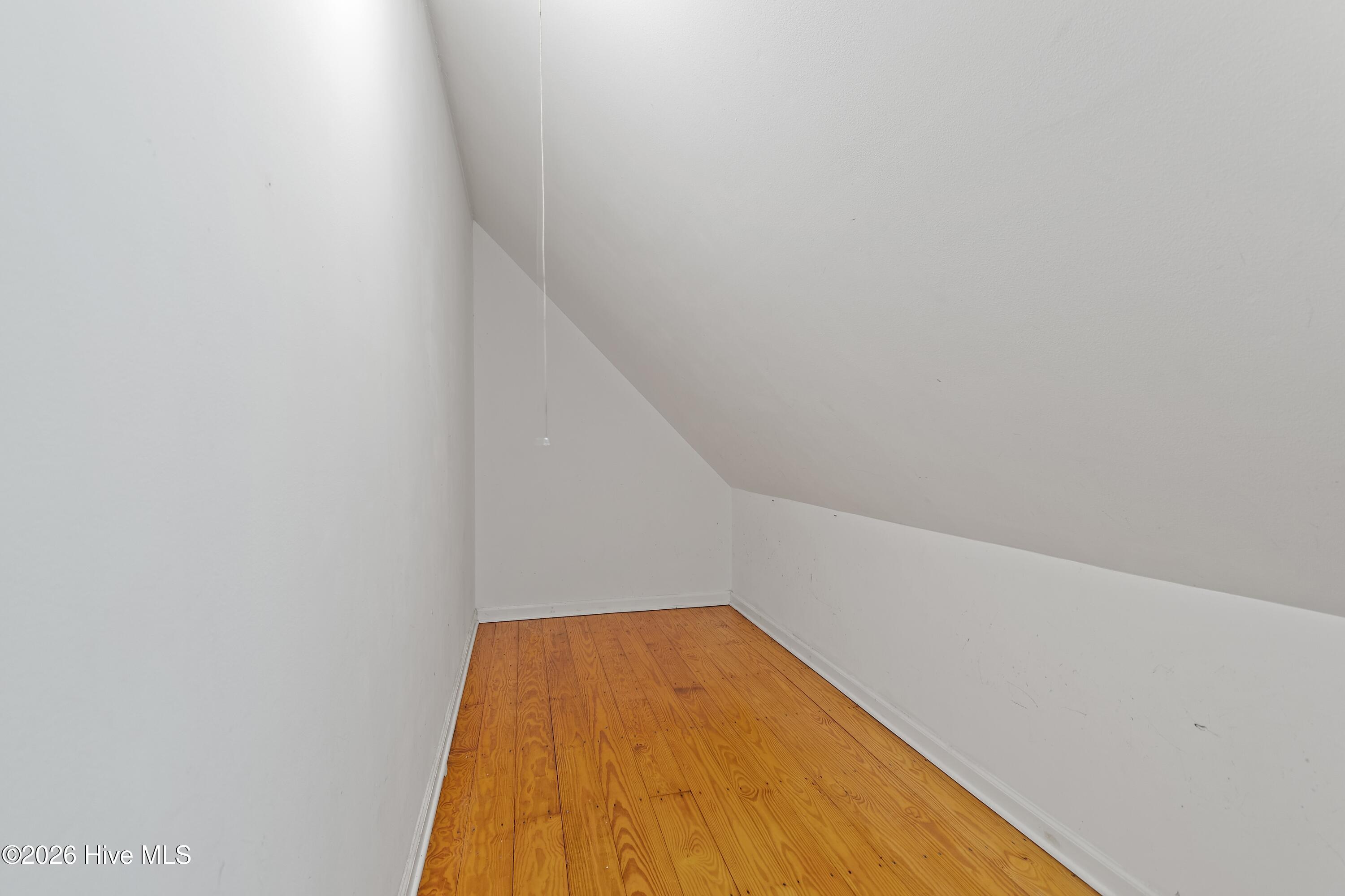 100564026 | Photo 29