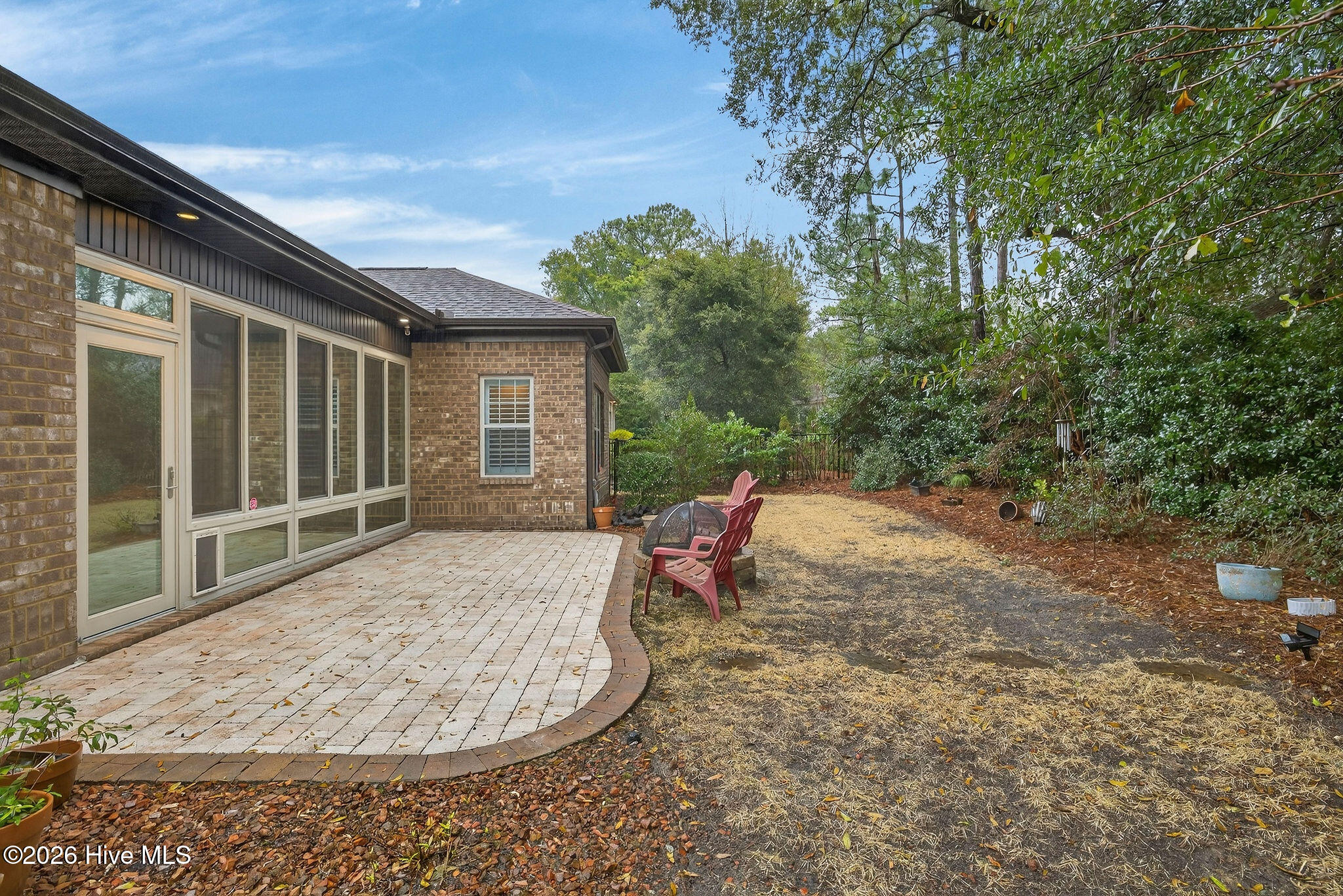 100557341 | Photo 44