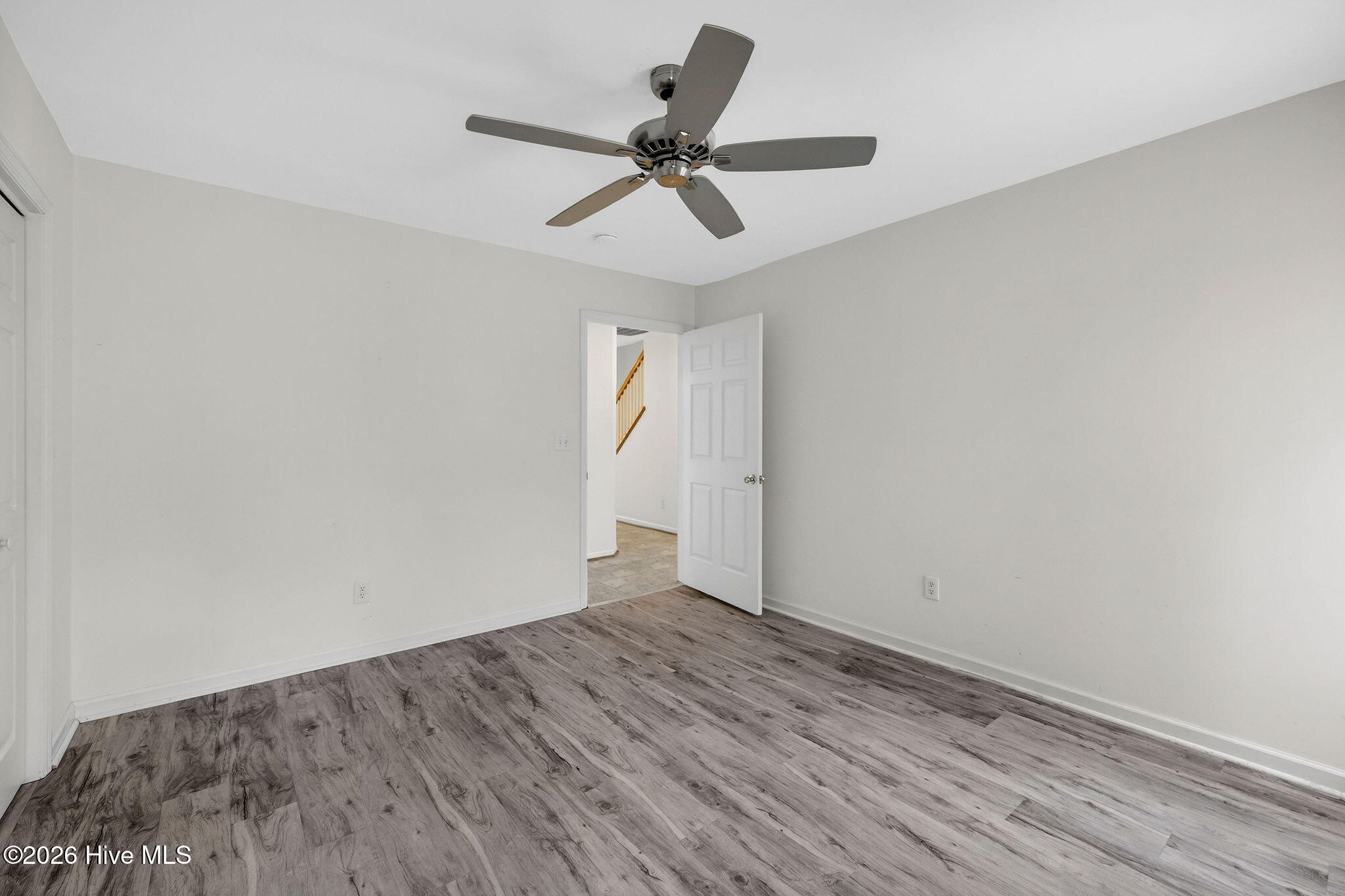 100556345 | Photo 42