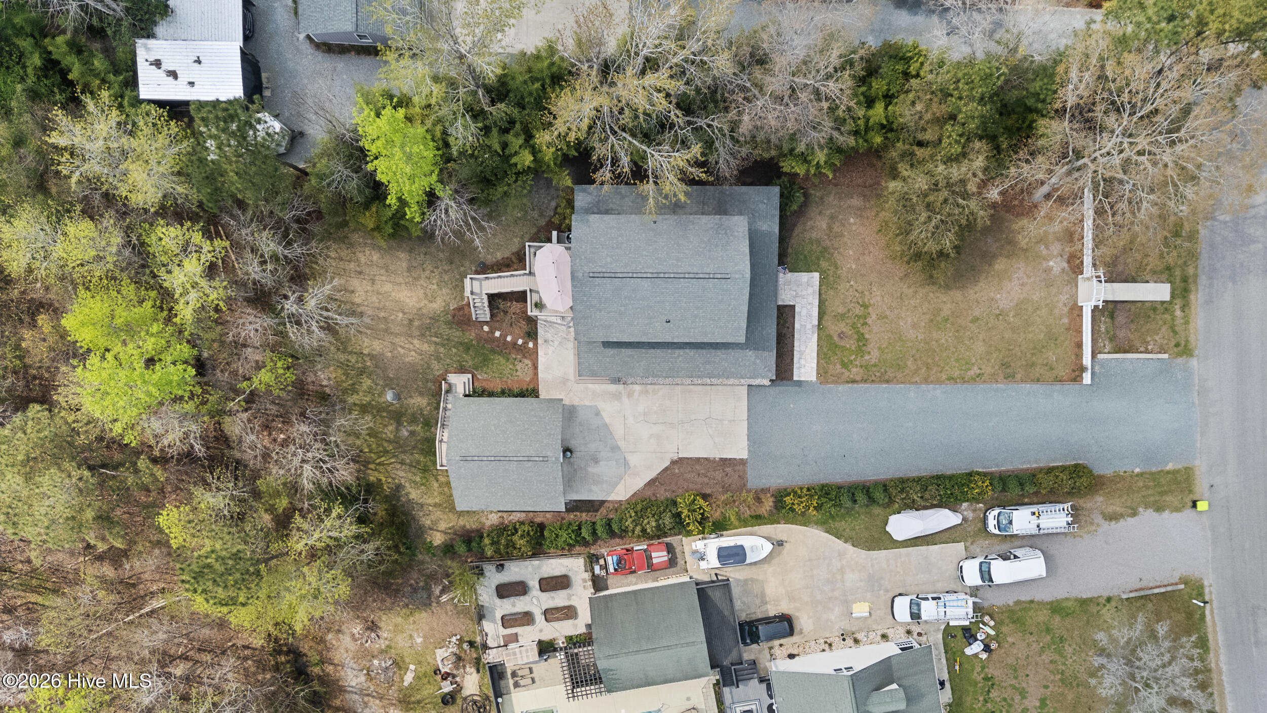 100562849 | Photo 55