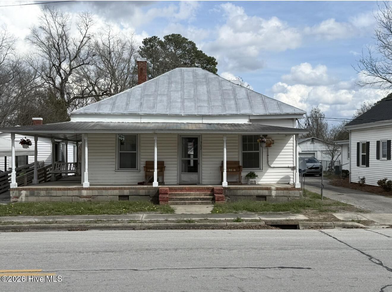 302 N Main Street,Cove City