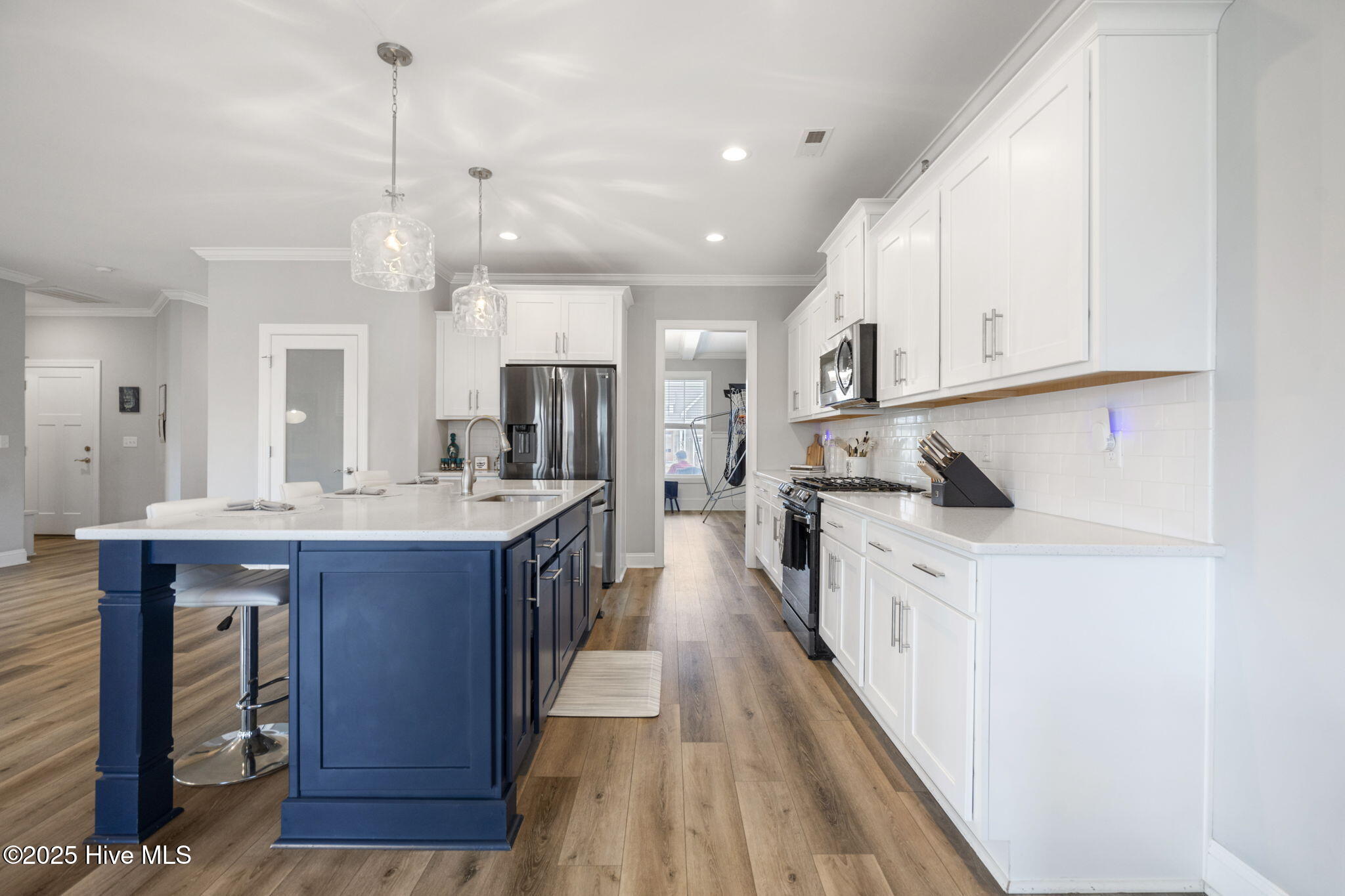 100538351 | Photo 18