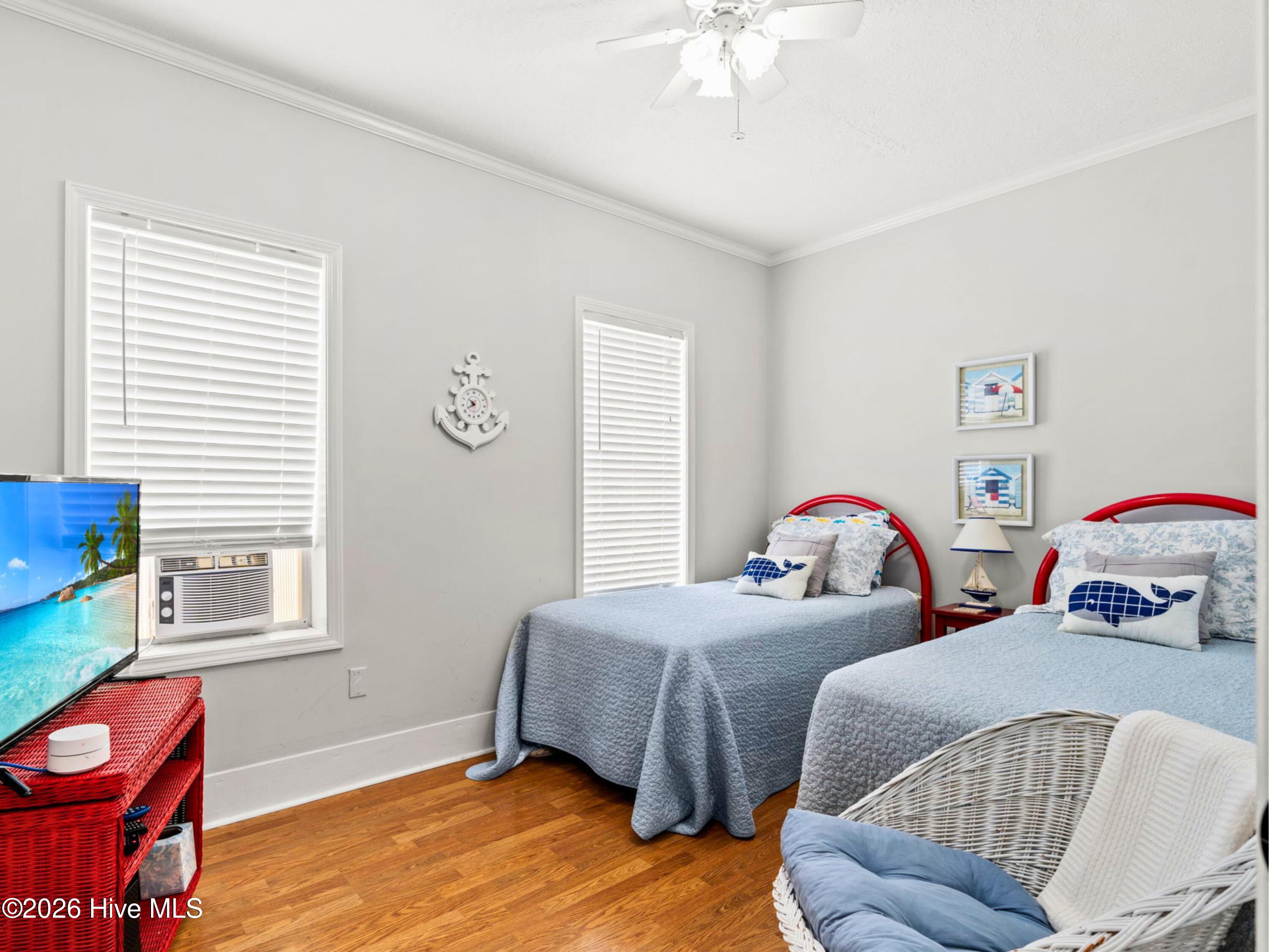 100564720 | Photo 24