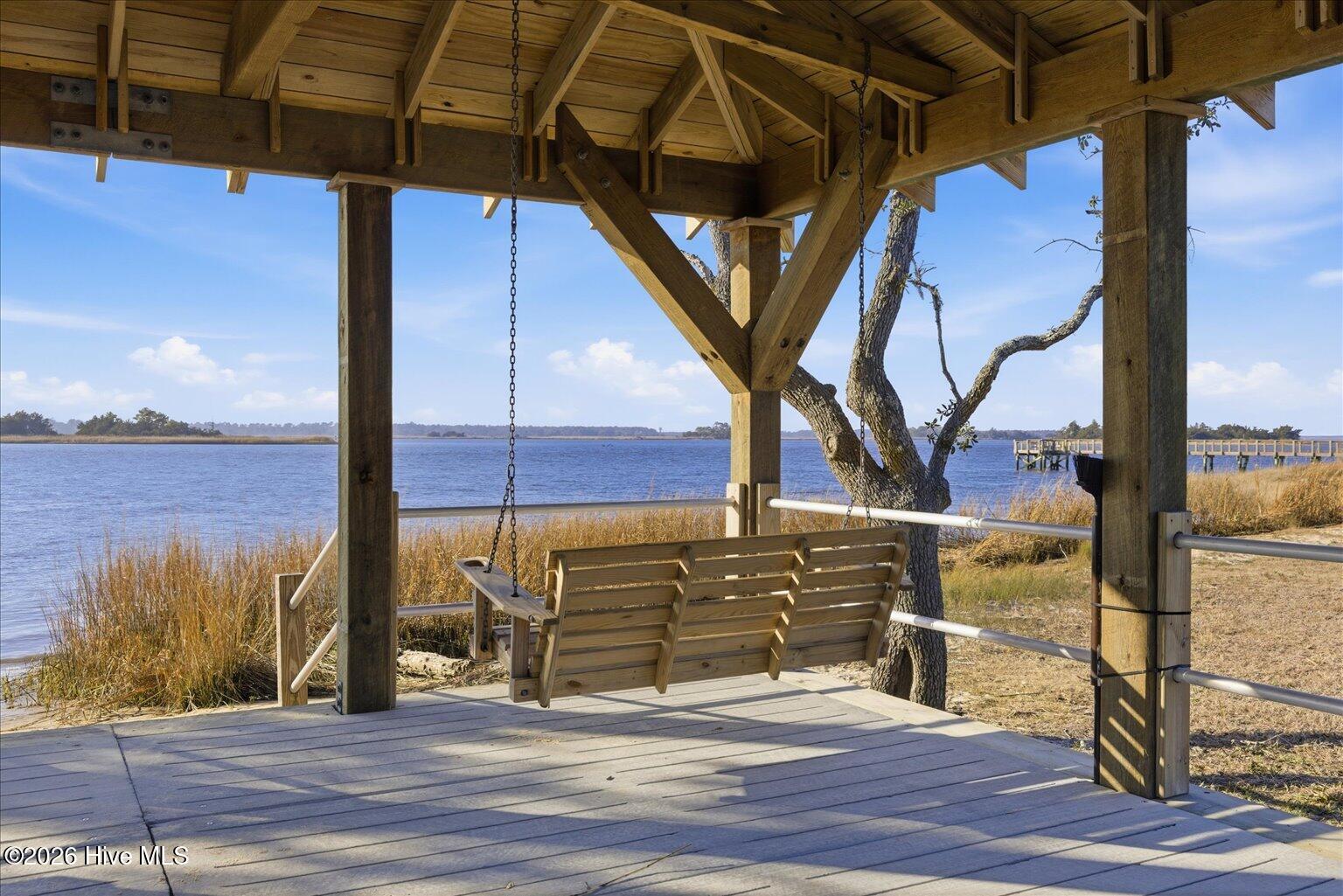 100548049 | Photo 40