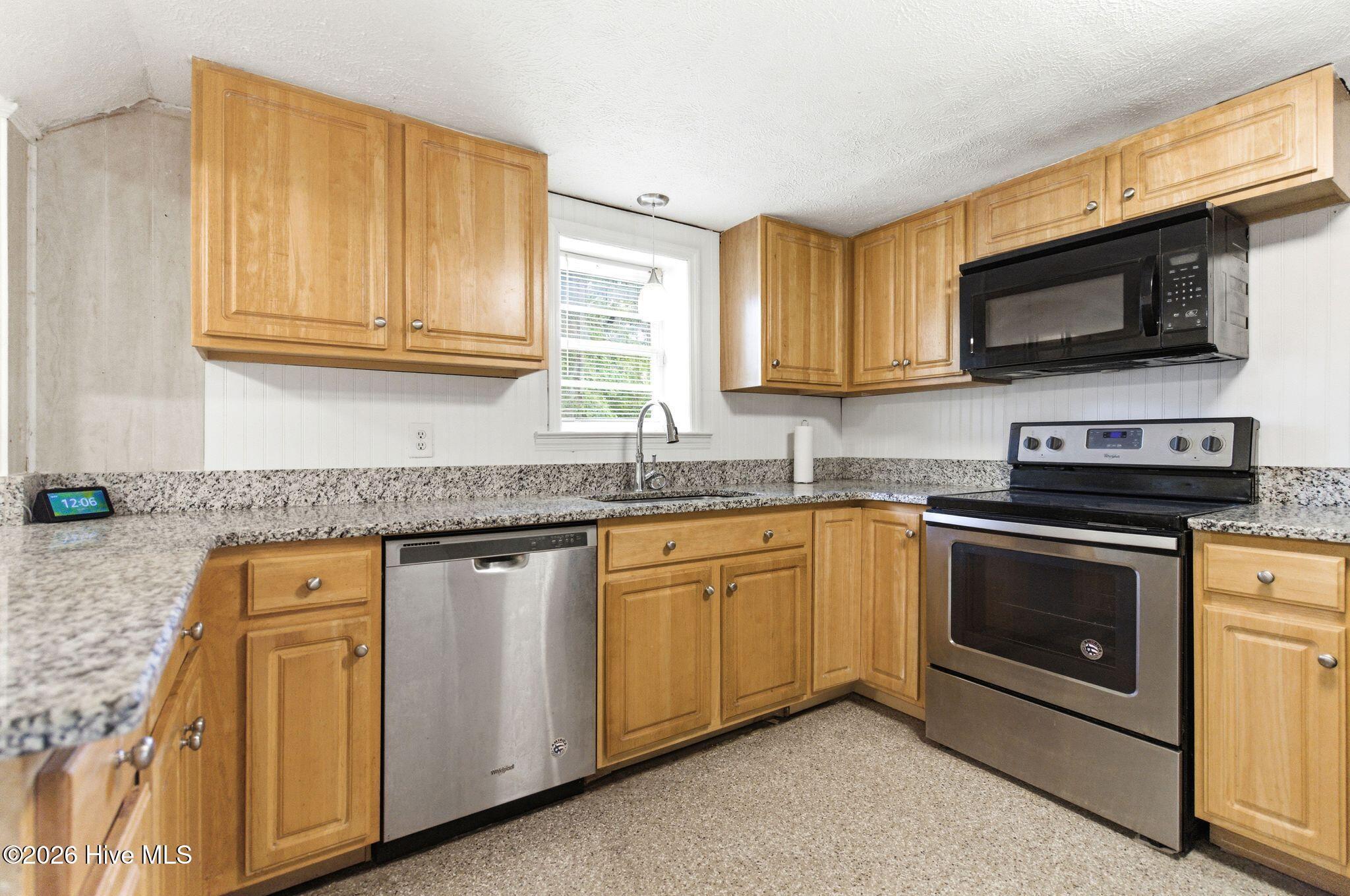 100565757 | Photo 53