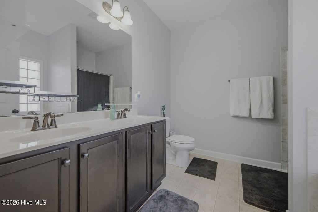 100565679 | Photo 32