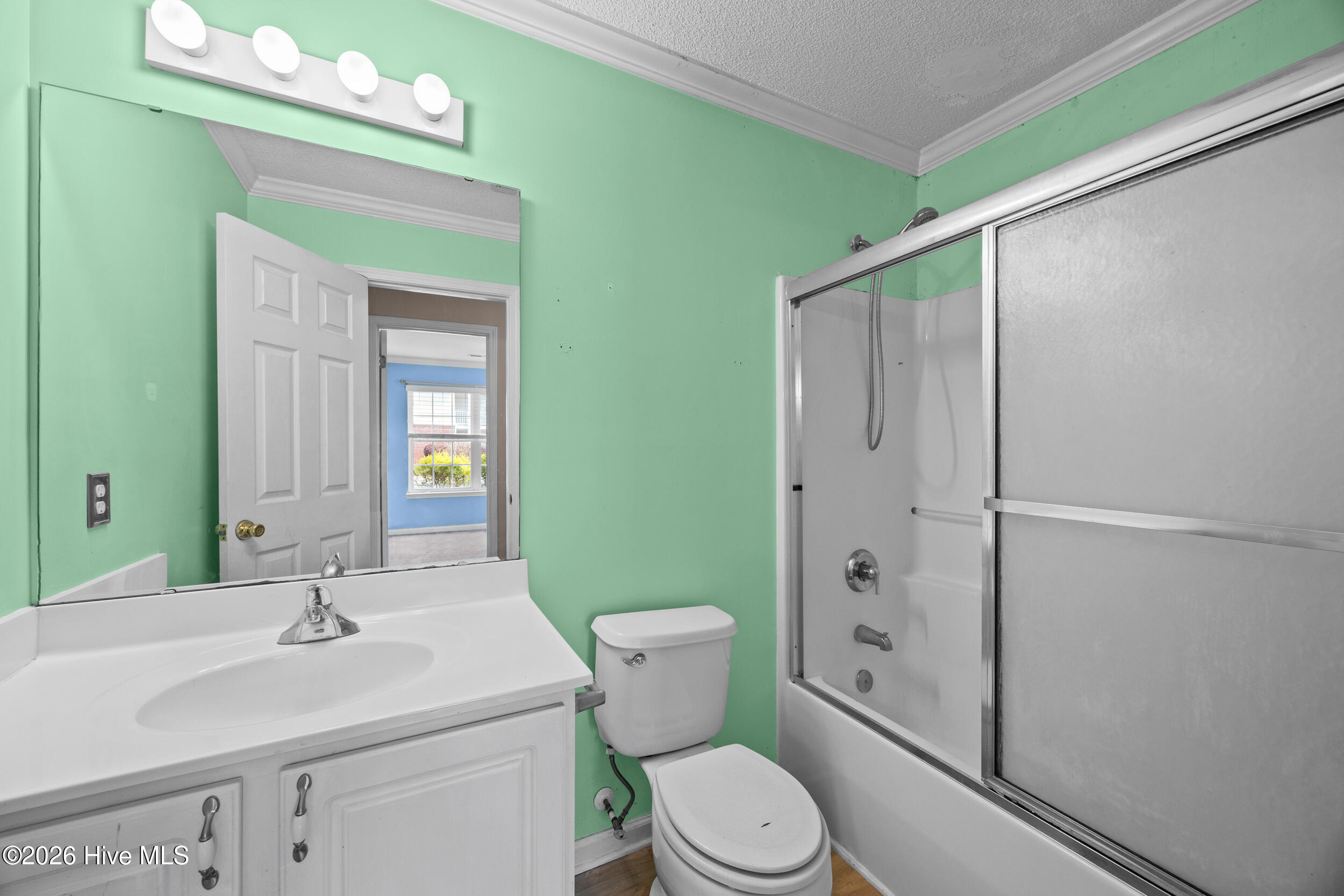 100564303 | Photo 13