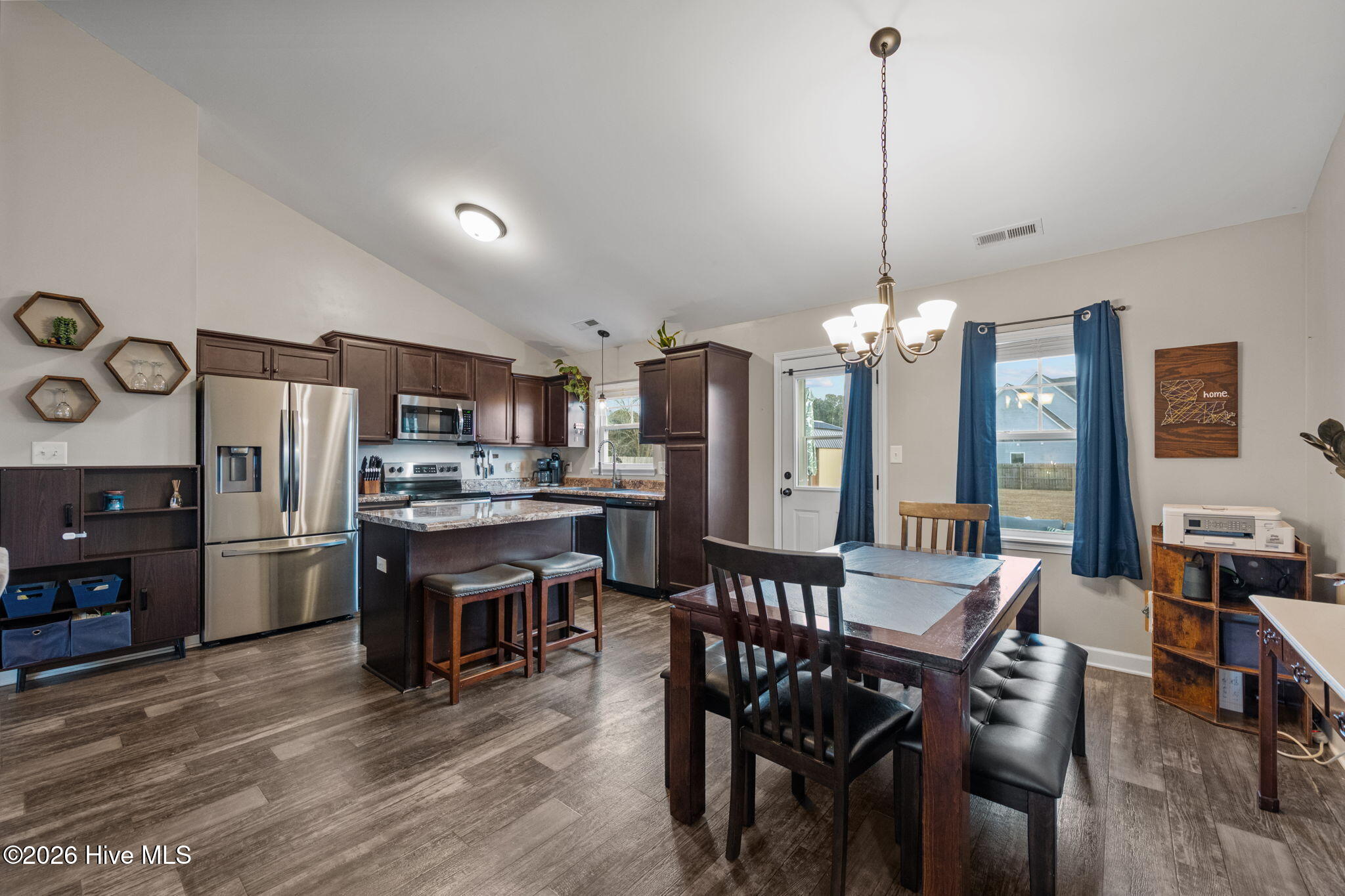 100552246 | Photo 14