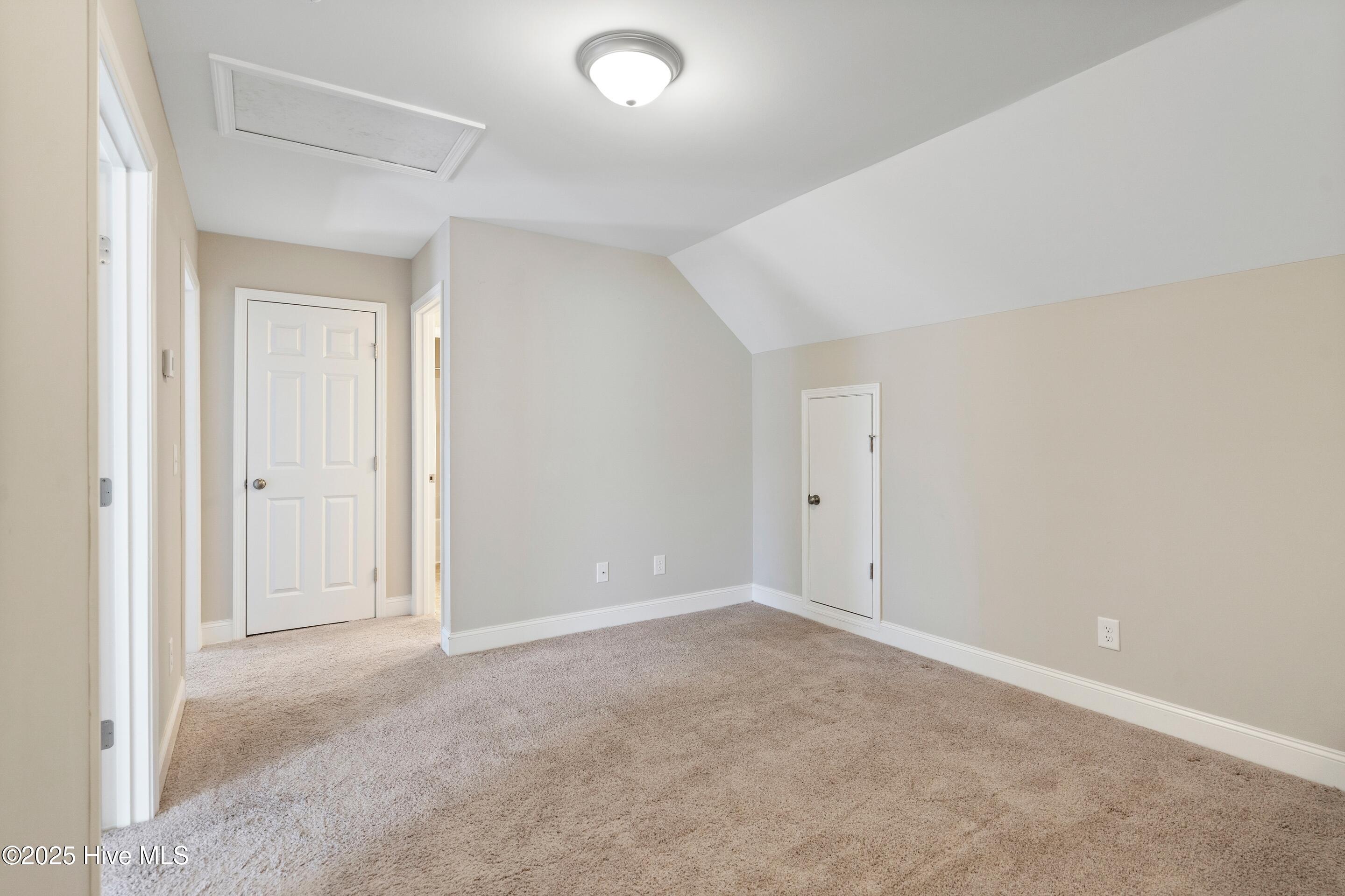 100538952 | Photo 24