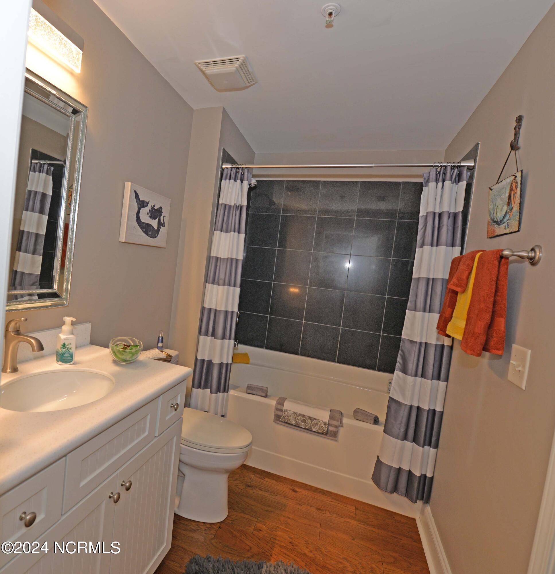 100443482 | Photo 20