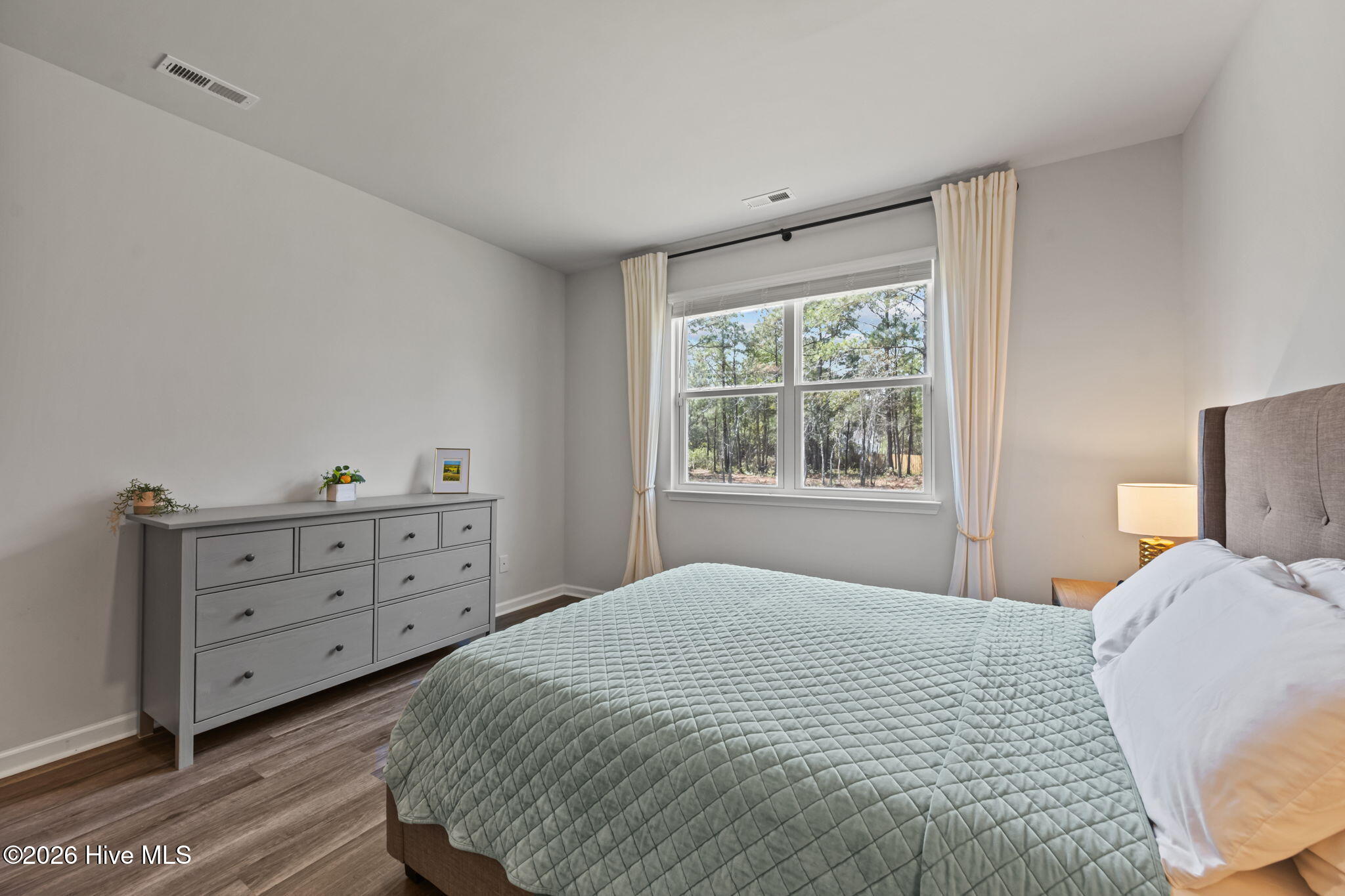 100564273 | Photo 18