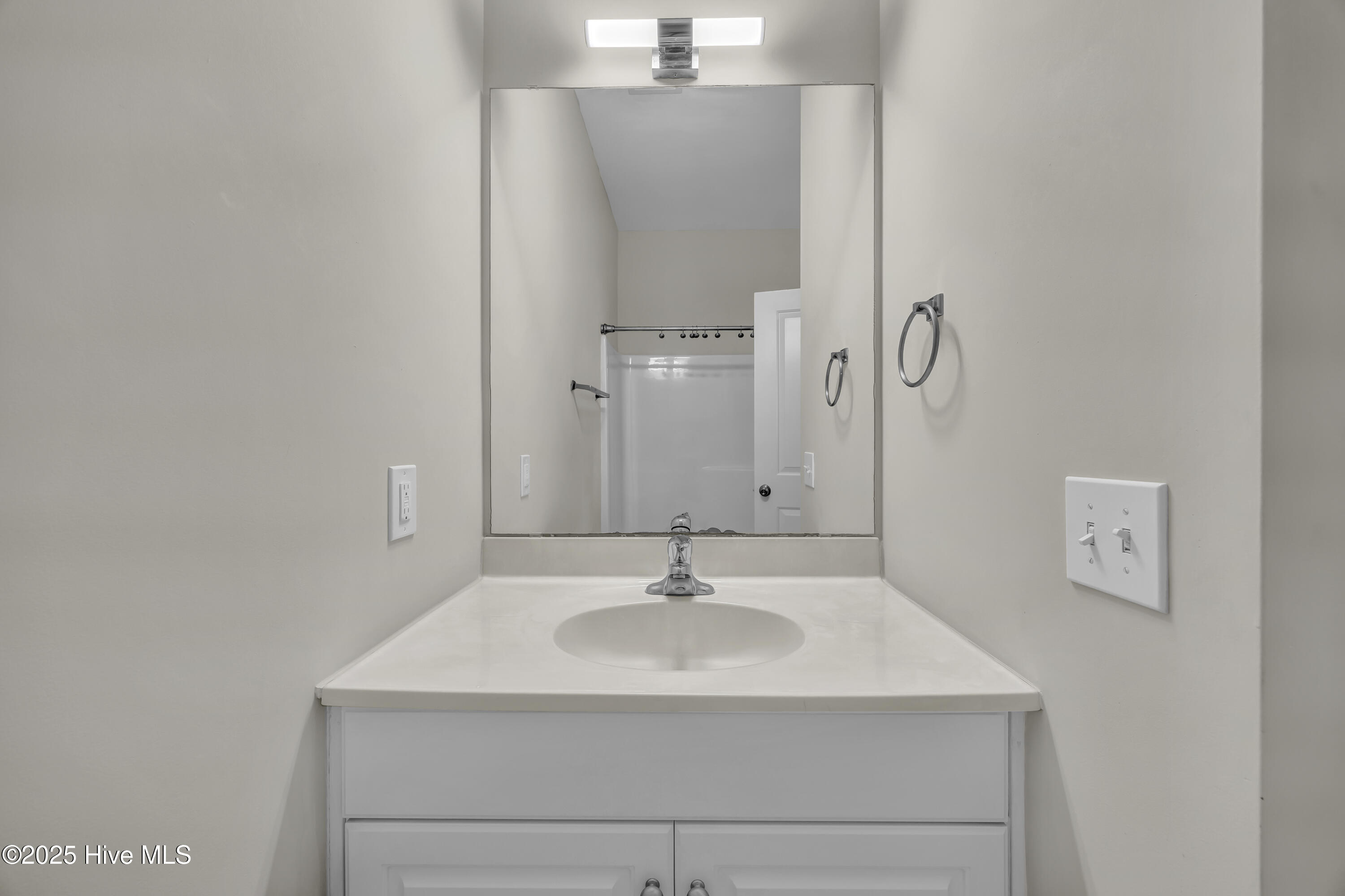 100538265 | Photo 15