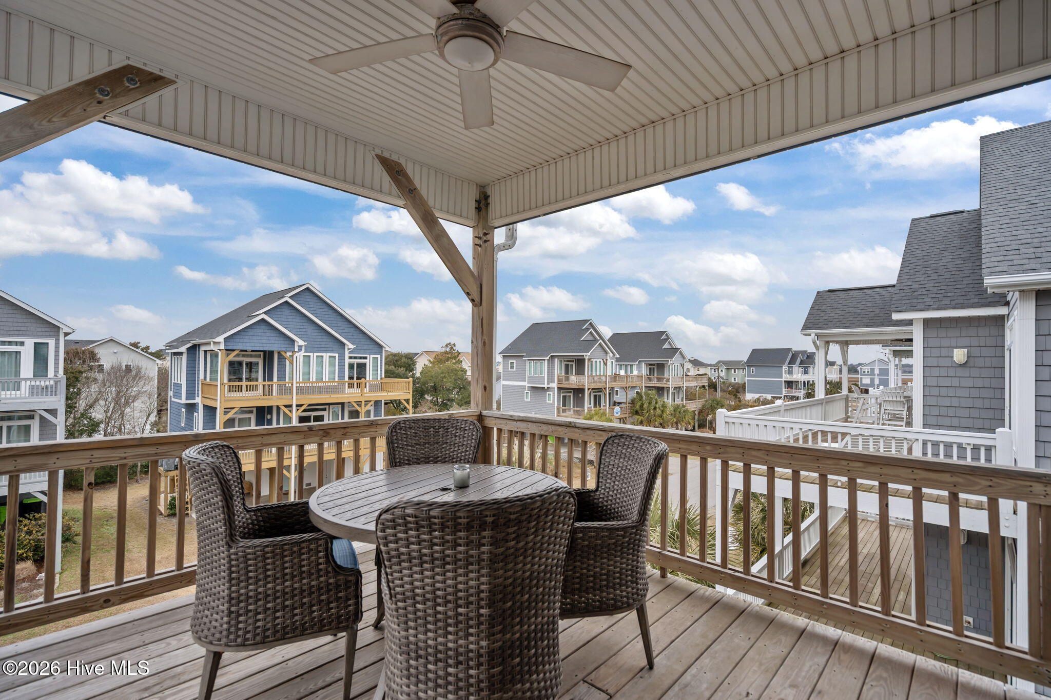 100553388 | Photo 44