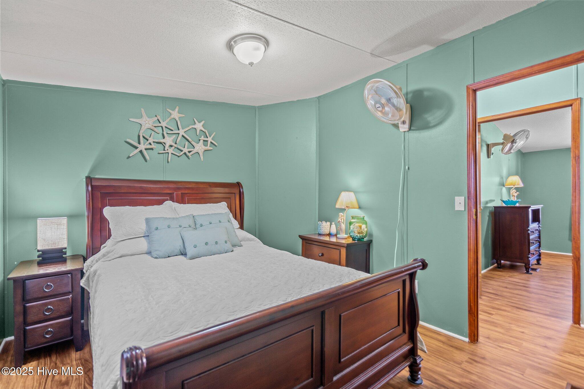 100564611 | Photo 19