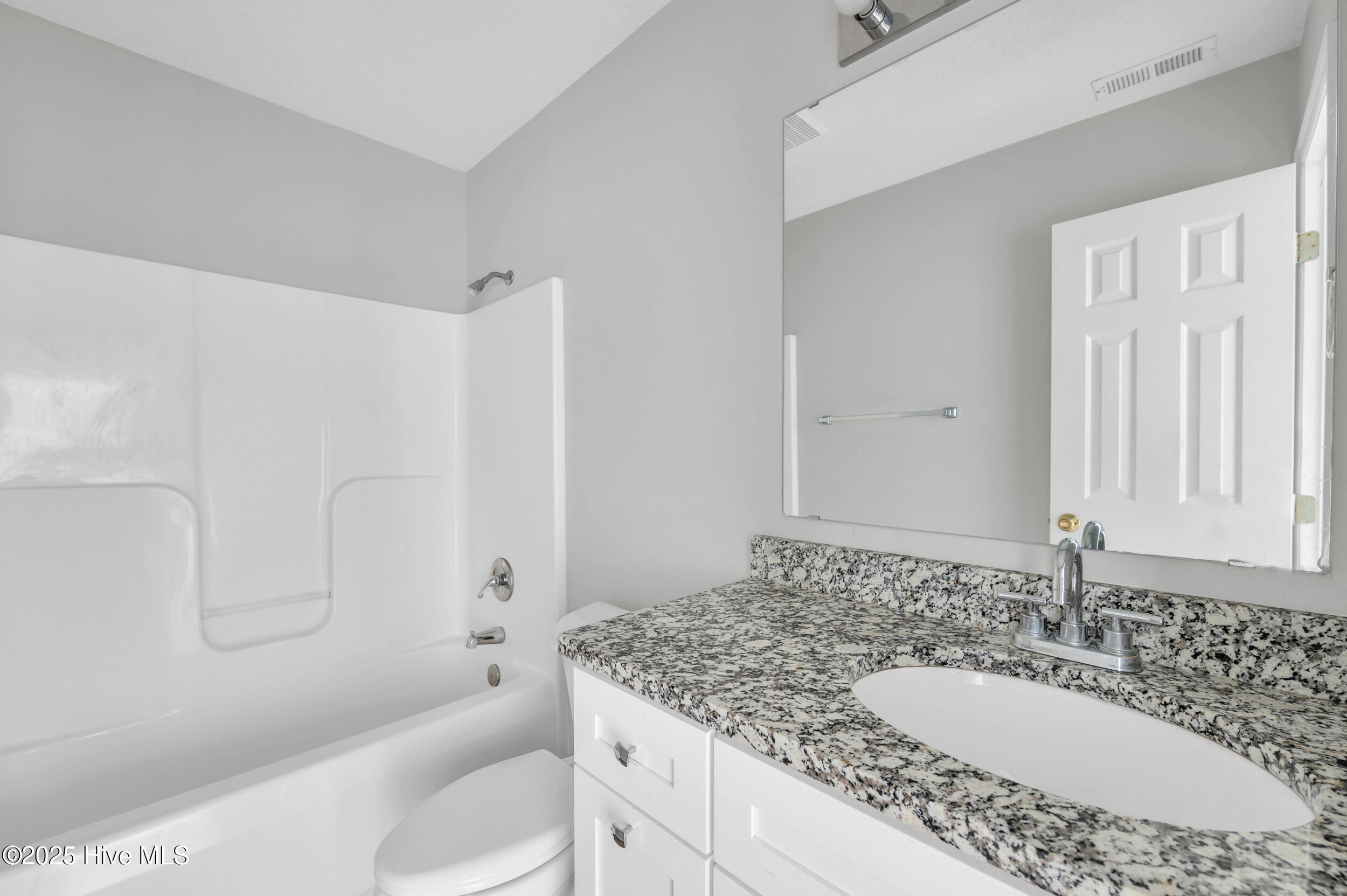 100536946 | Photo 21