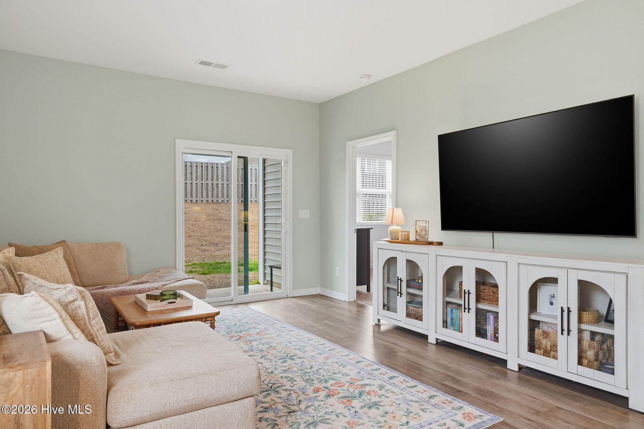 100560678 | Photo 19