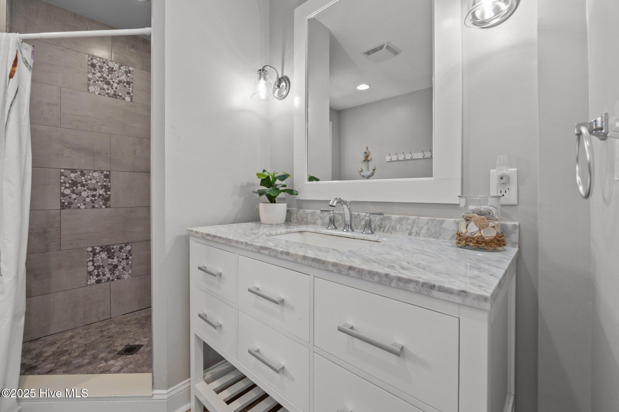 100506414 | Photo 19