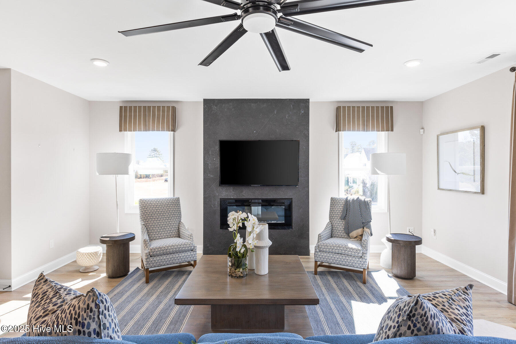 100534018 | Photo 17