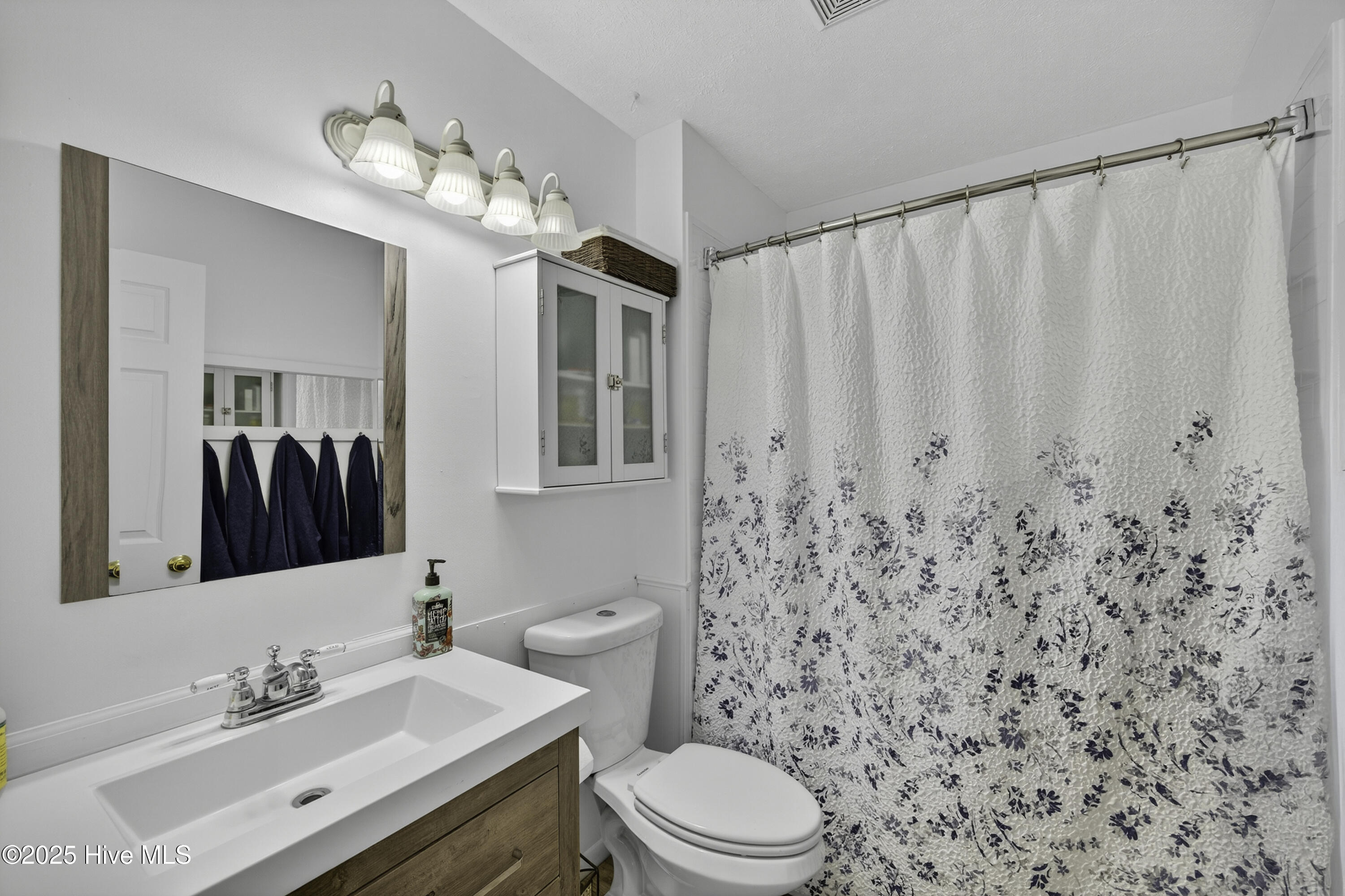 100541929 | Photo 24