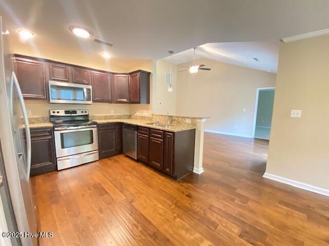 100519232 | Photo 18