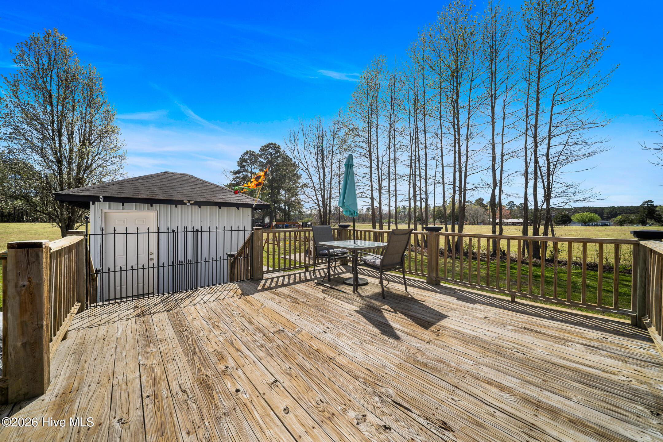 100561716 | Photo 28