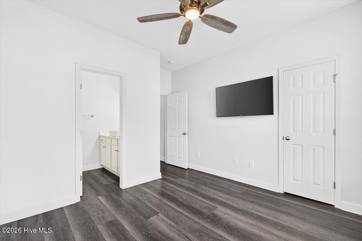 100548437 | Photo 36