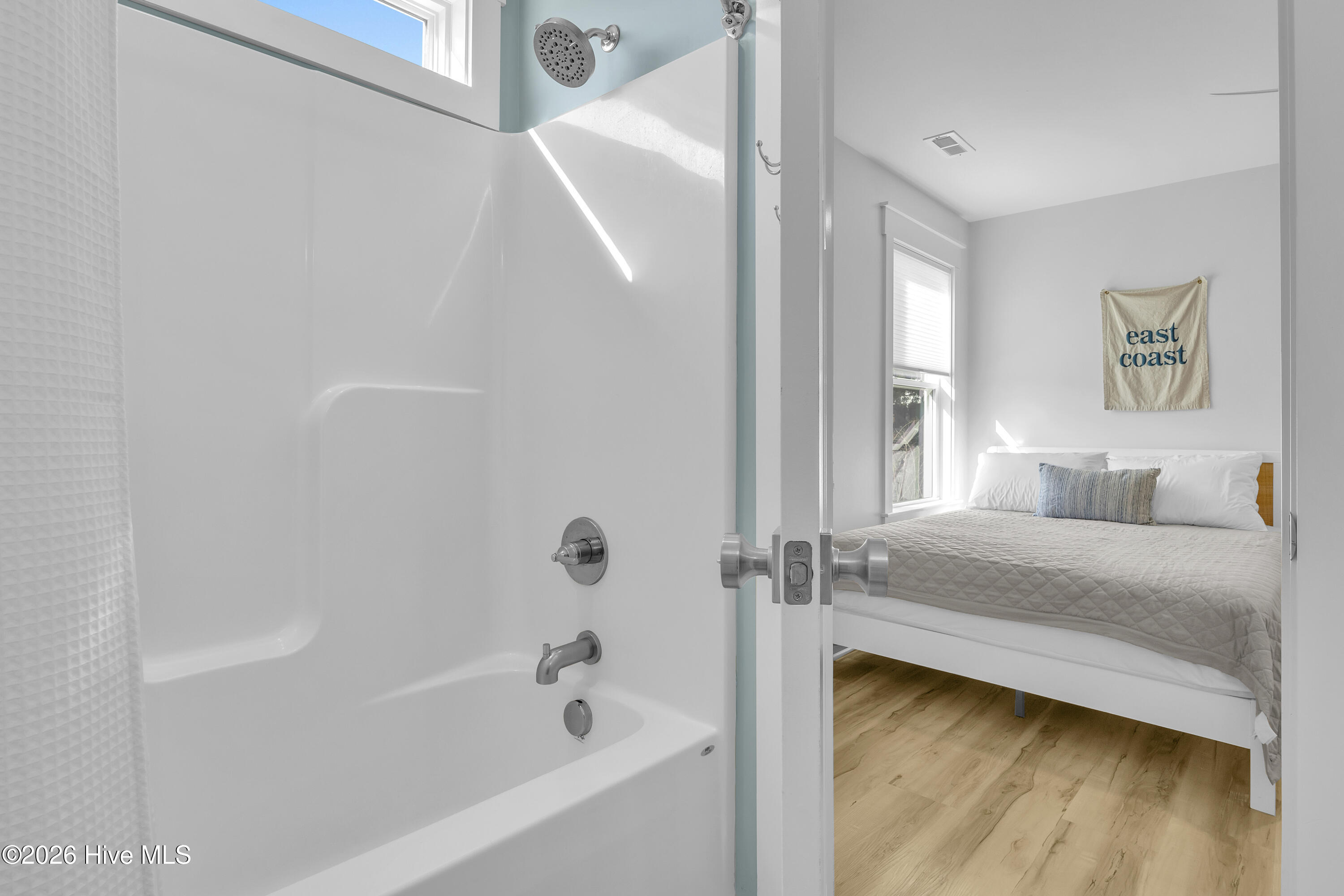 100549565 | Photo 54