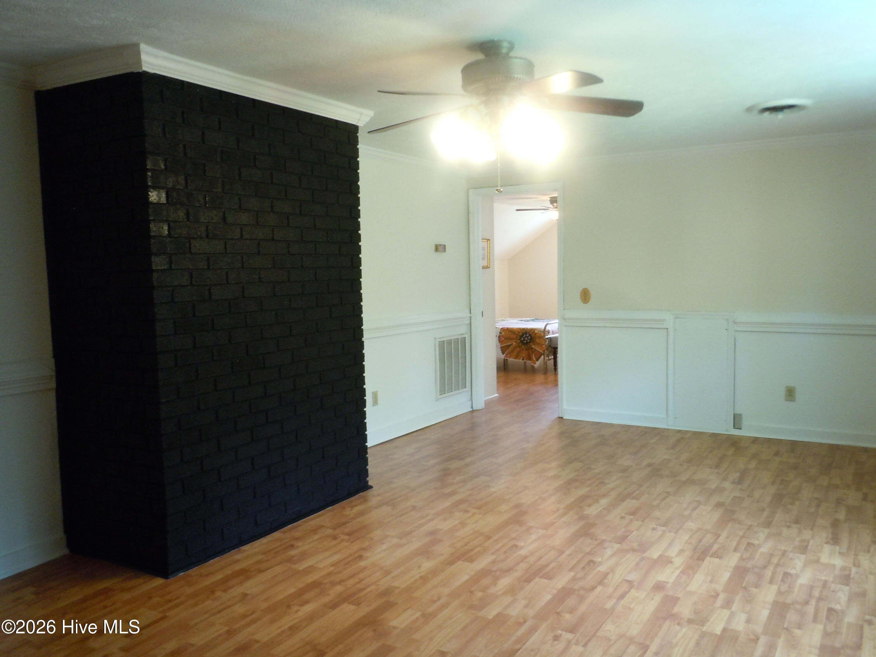 100565129 | Photo 45