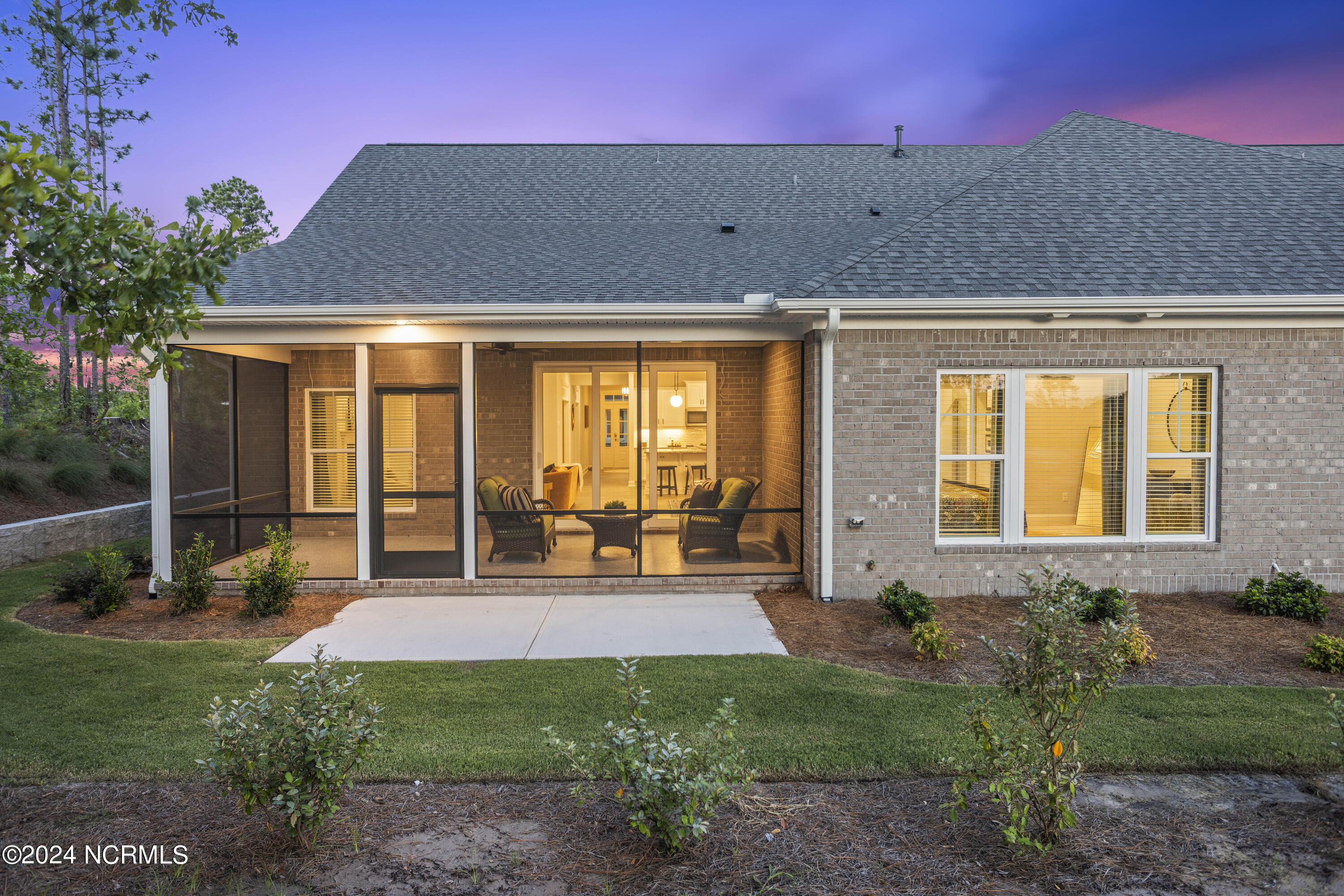 100568554 | Photo 53