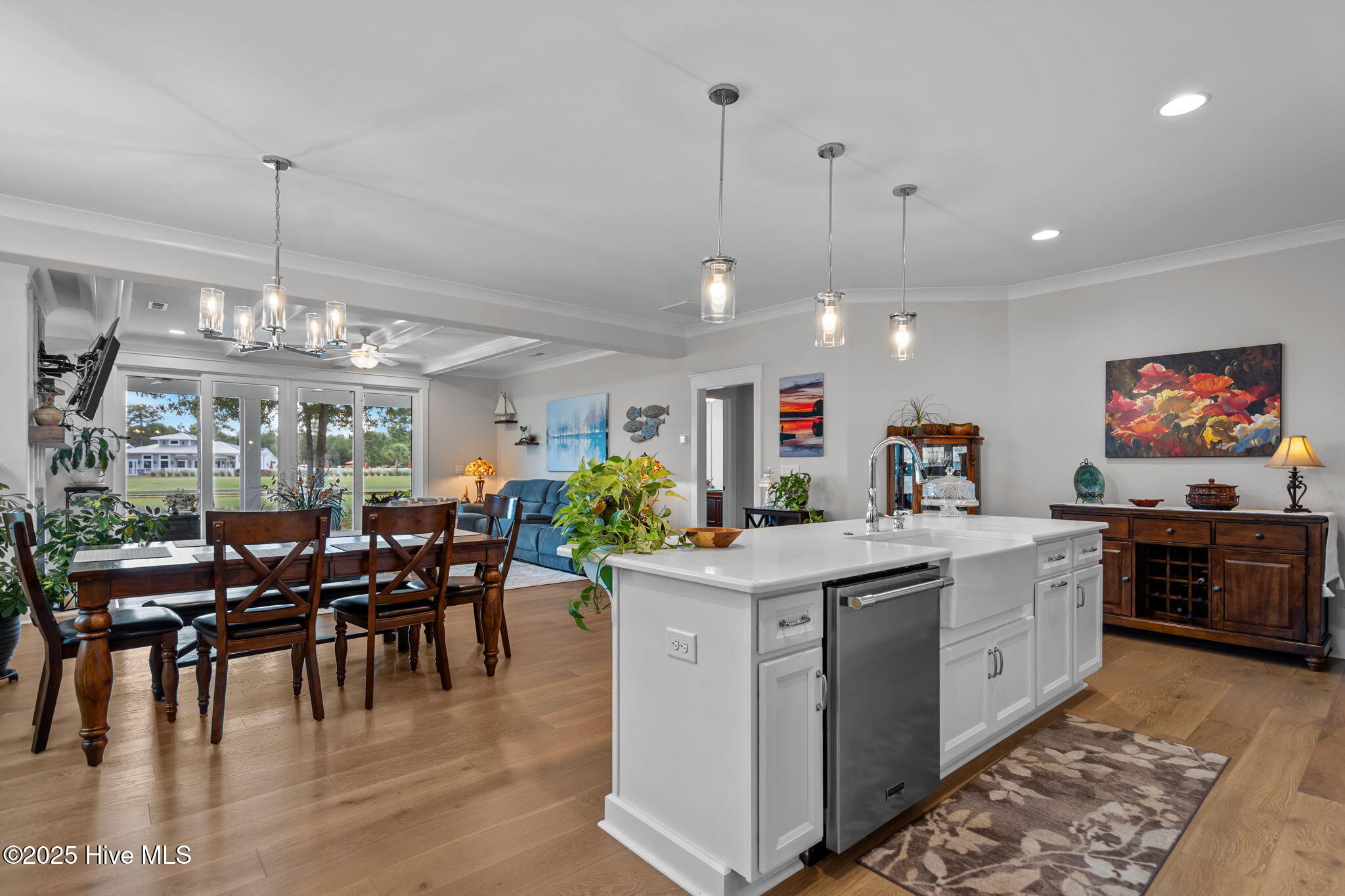 100526969 | Photo 23