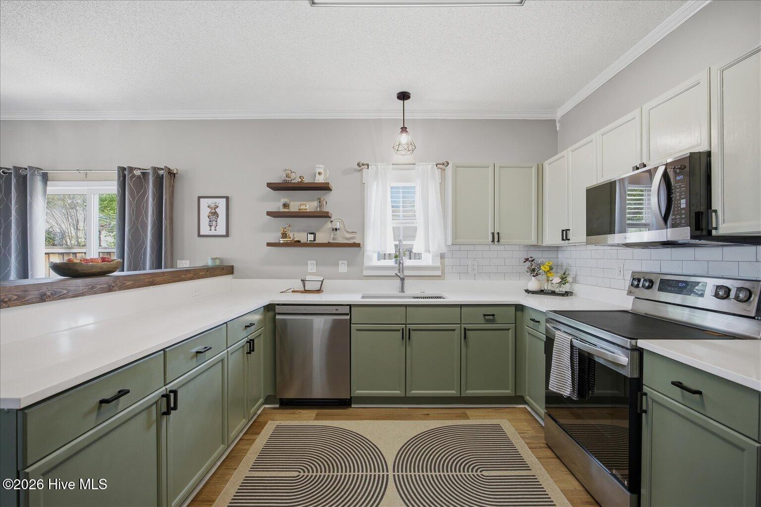 100563445 | Photo 11